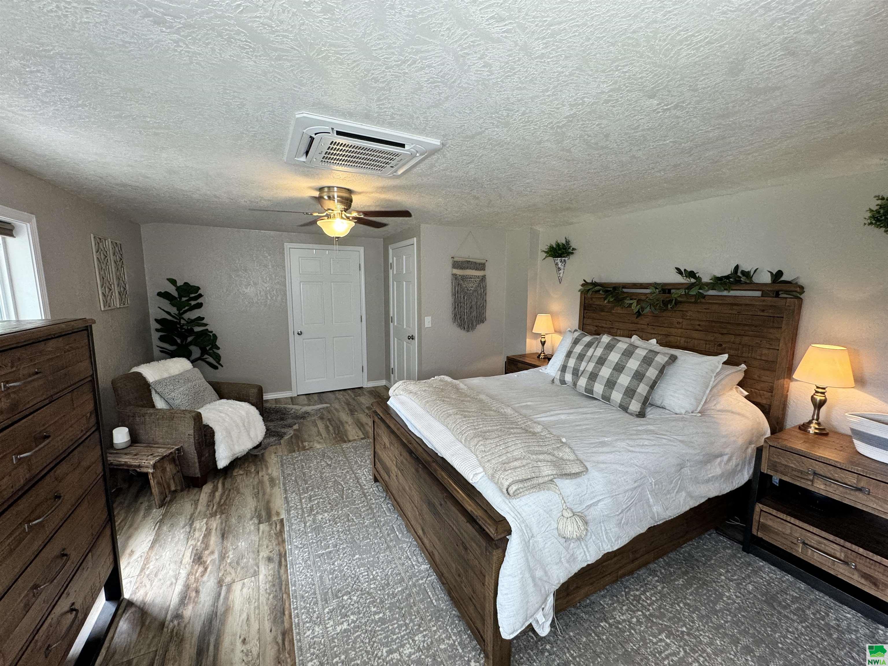 MLS #825406