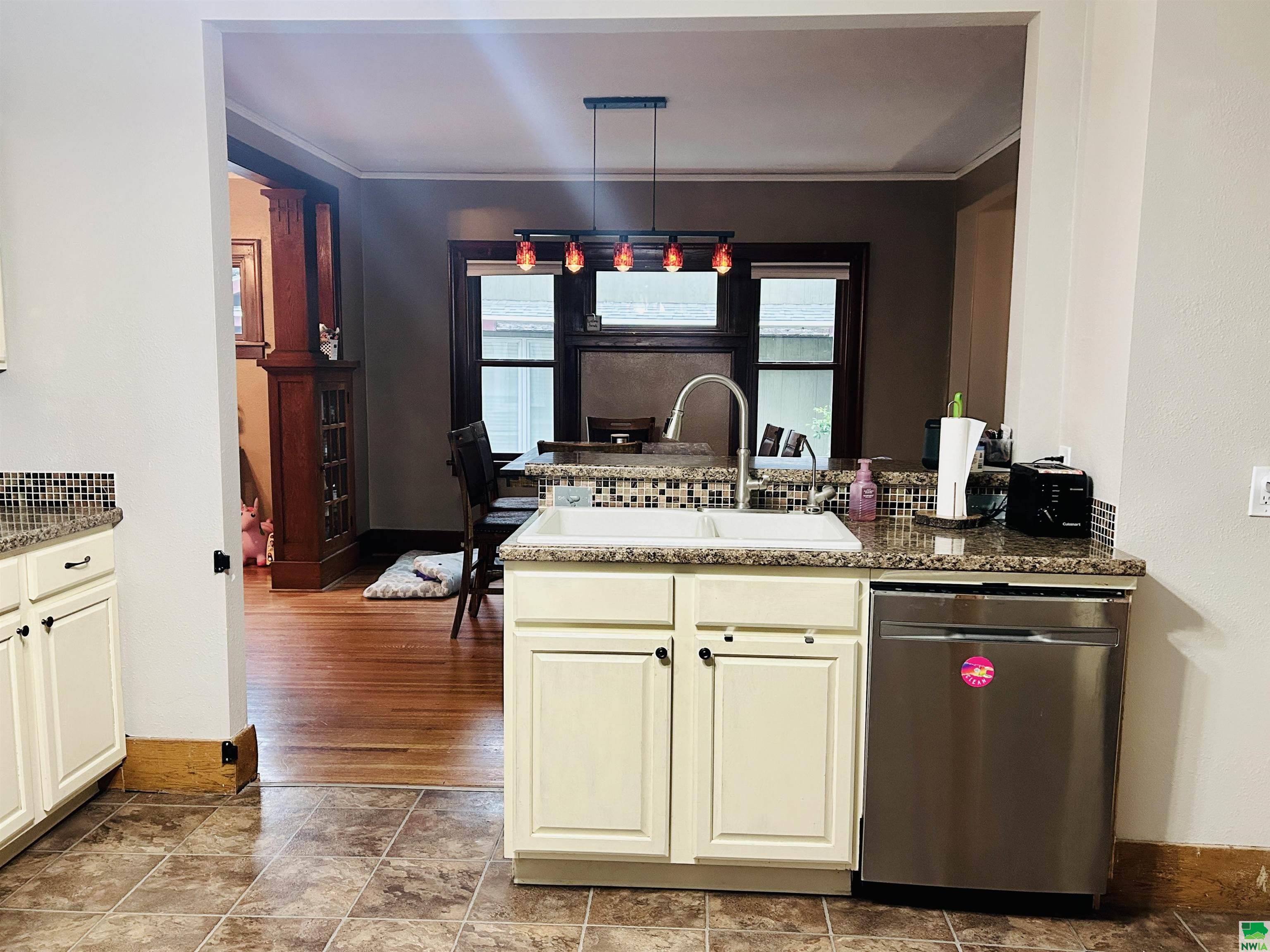 MLS #825411