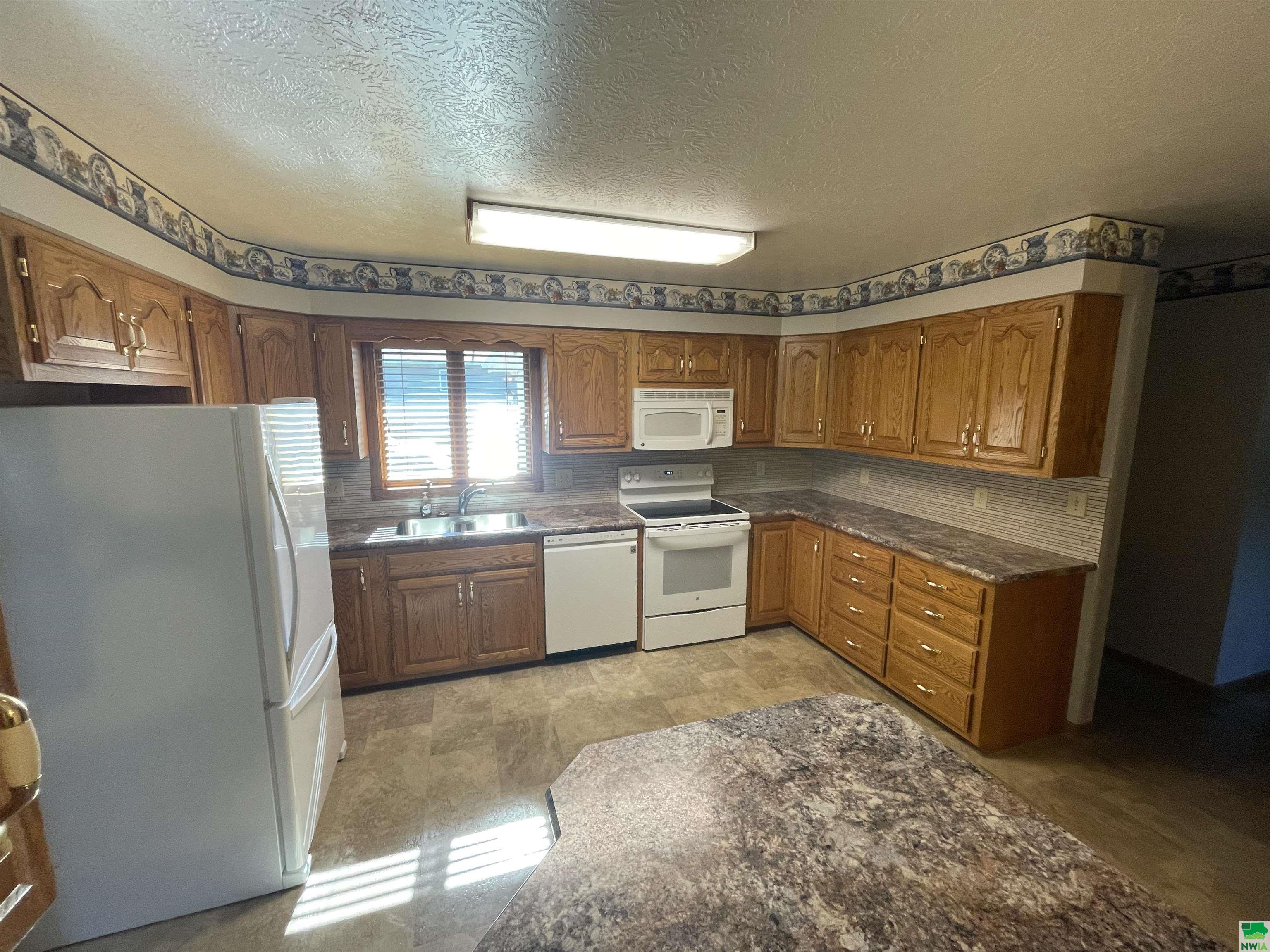 MLS #825427