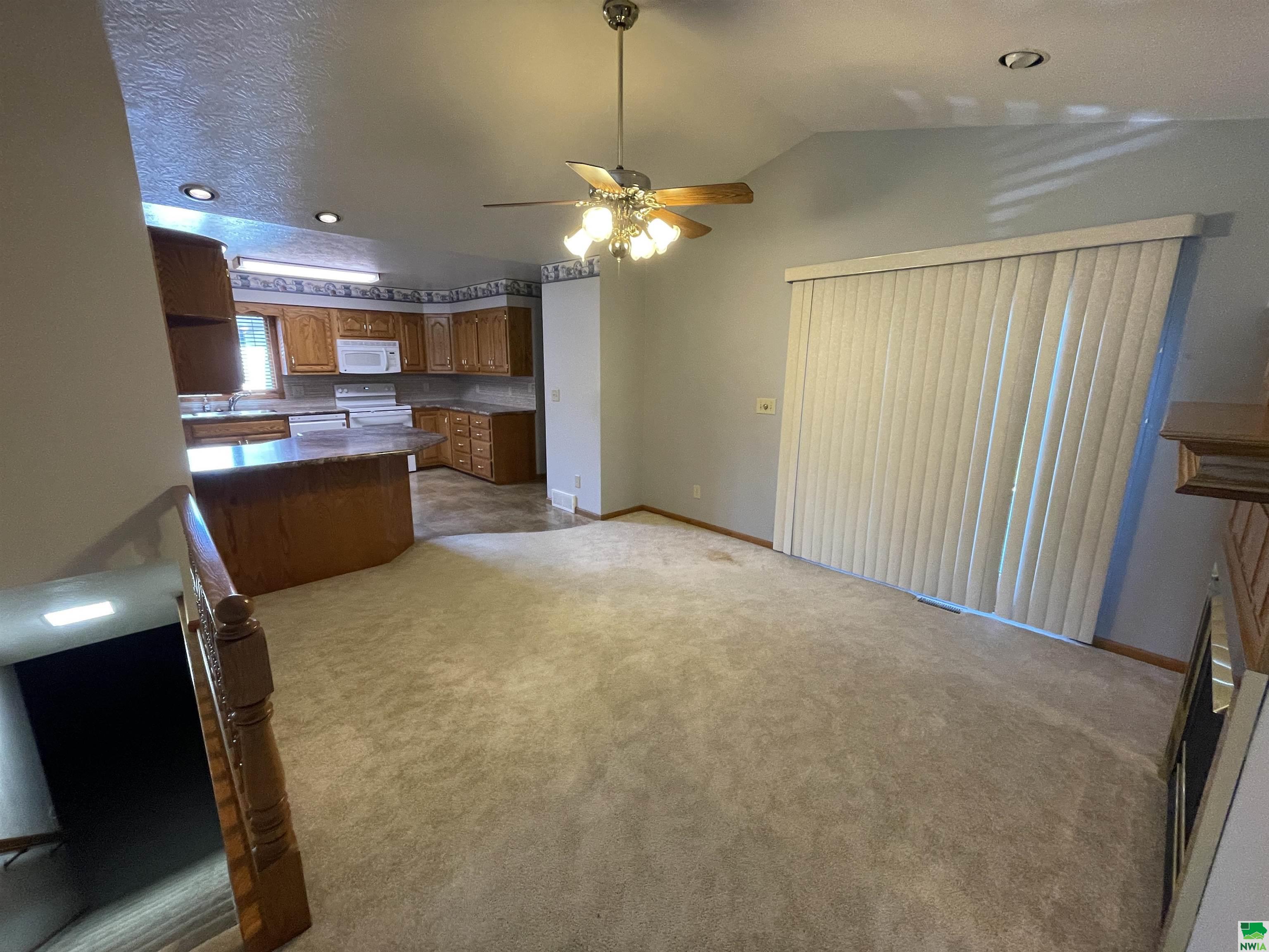 MLS #825427