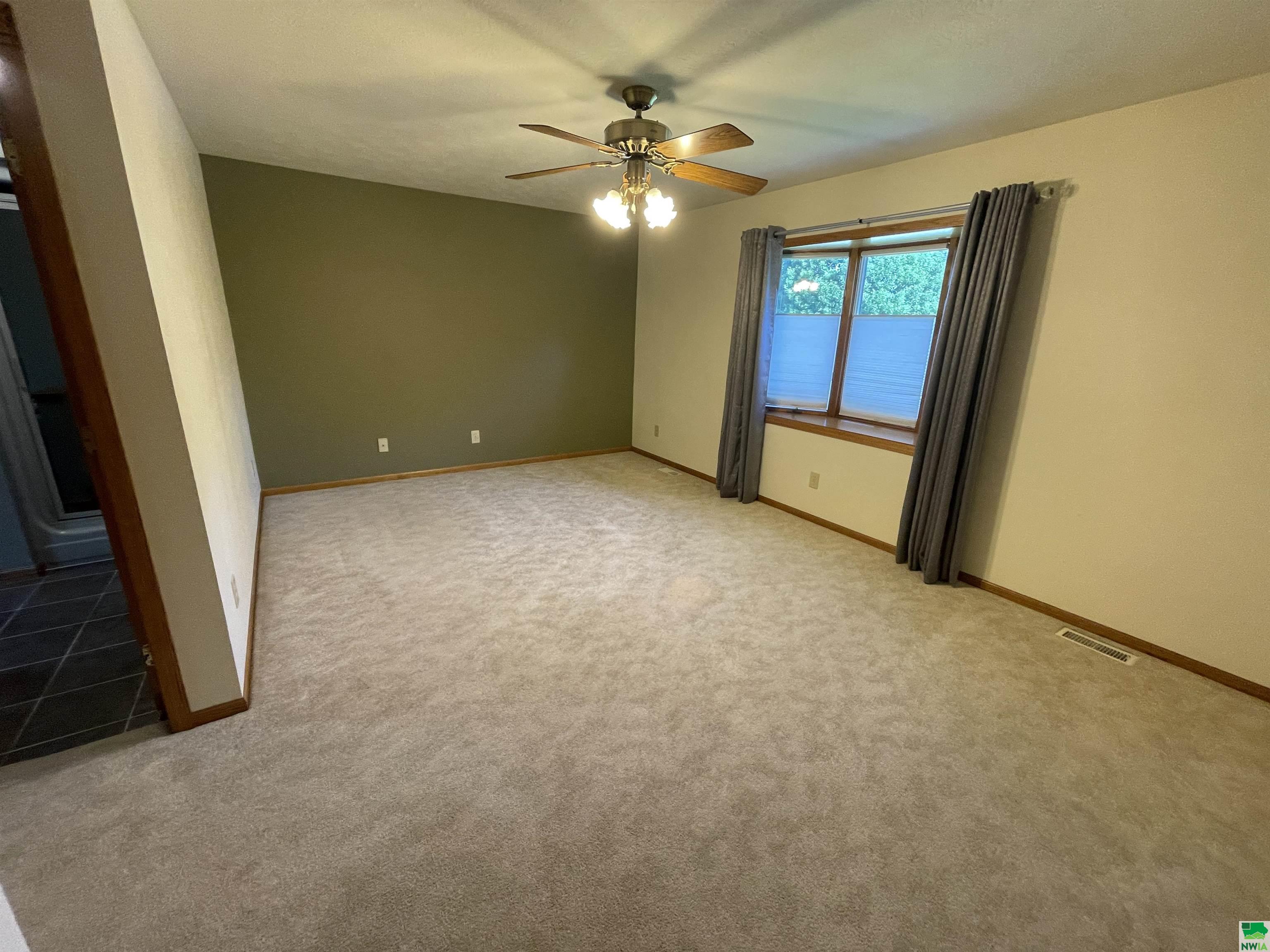 MLS #825427