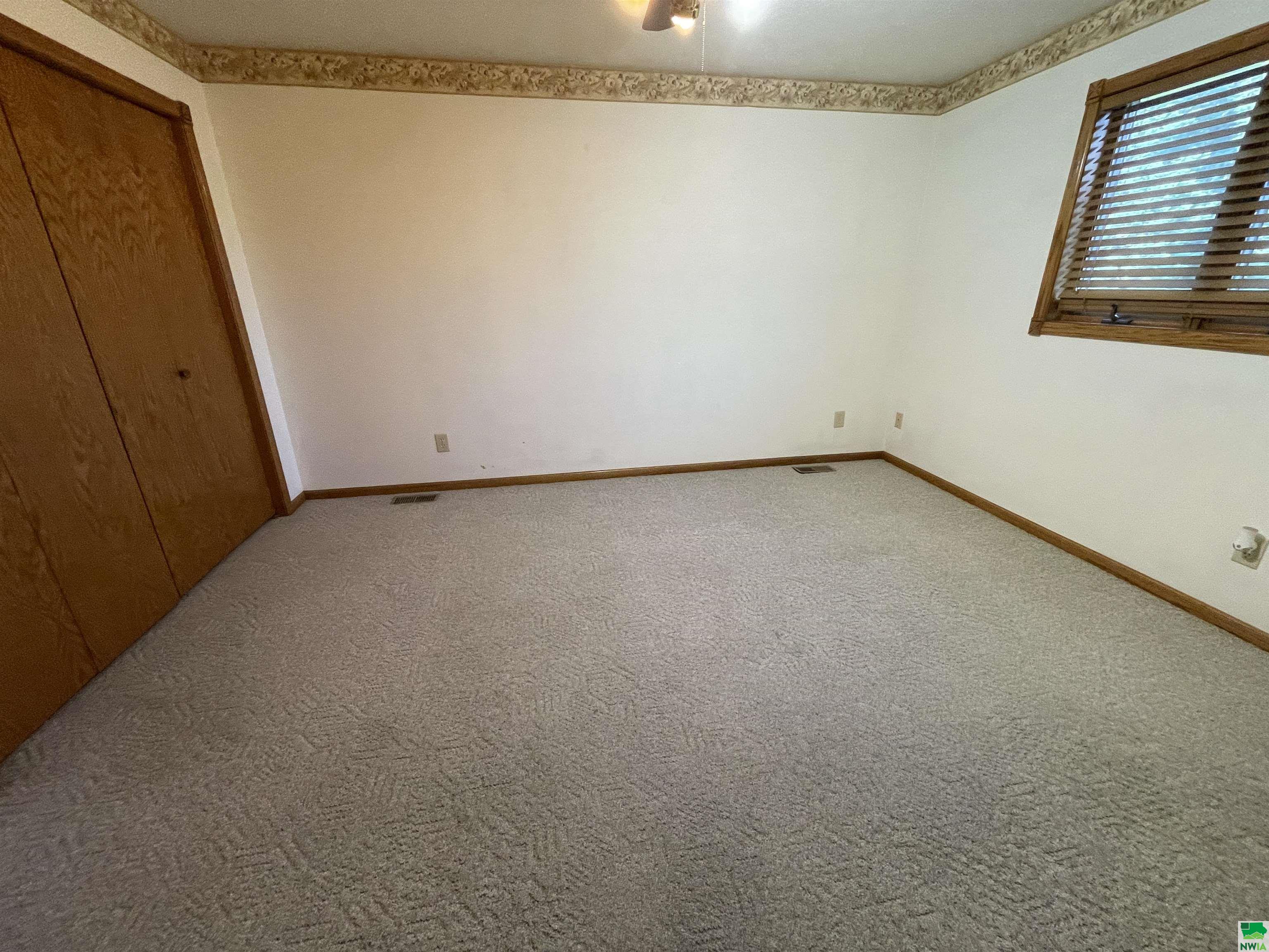 MLS #825427