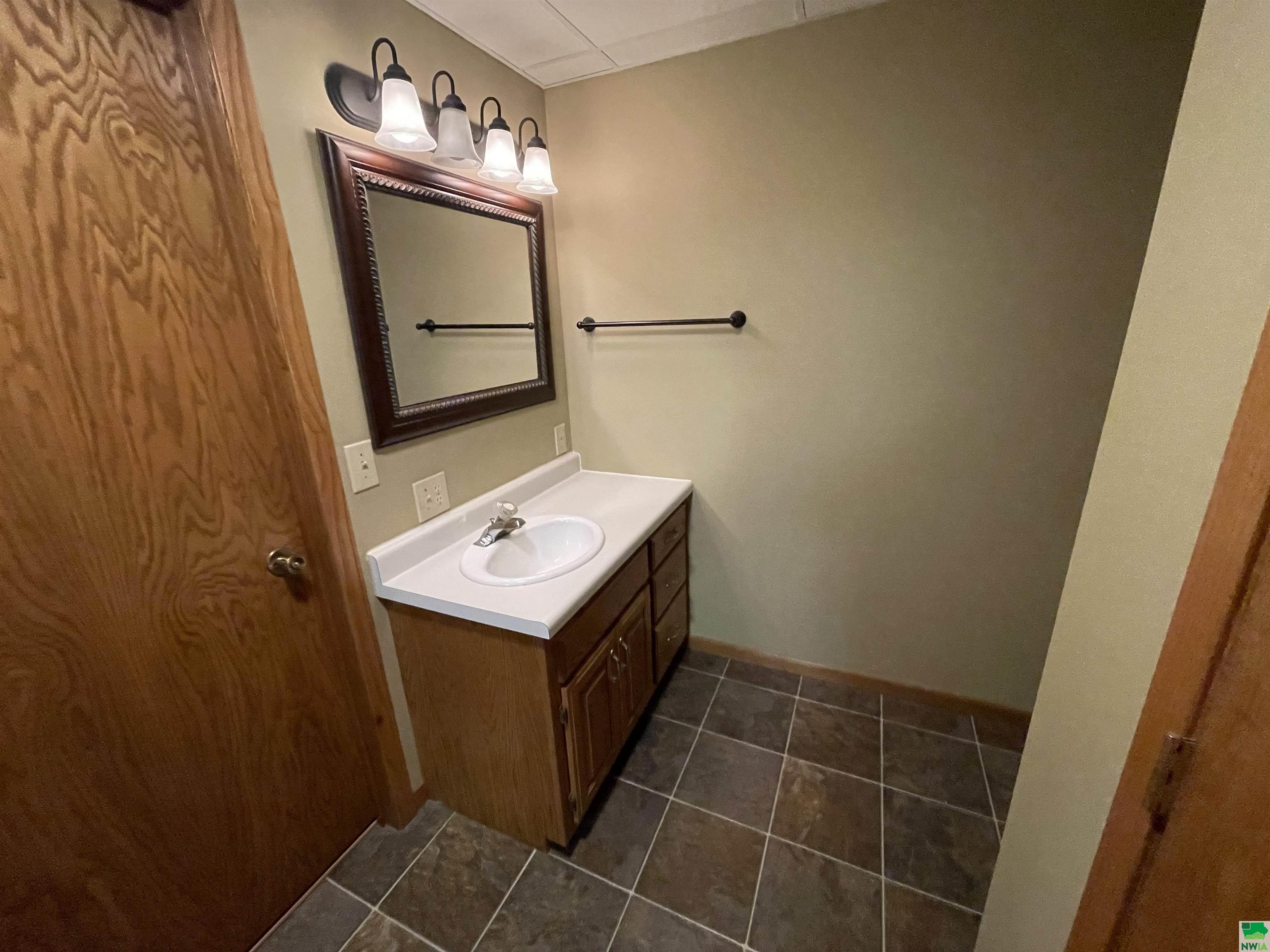 MLS #825427