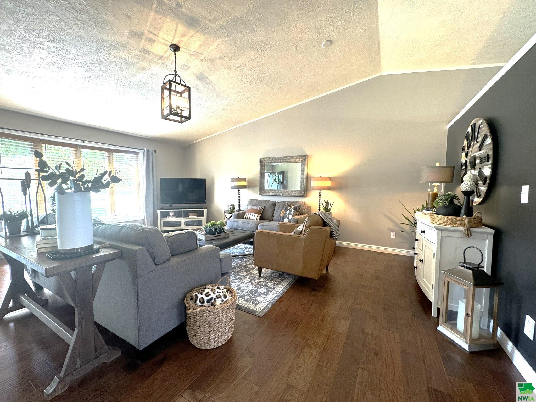 MLS #825462