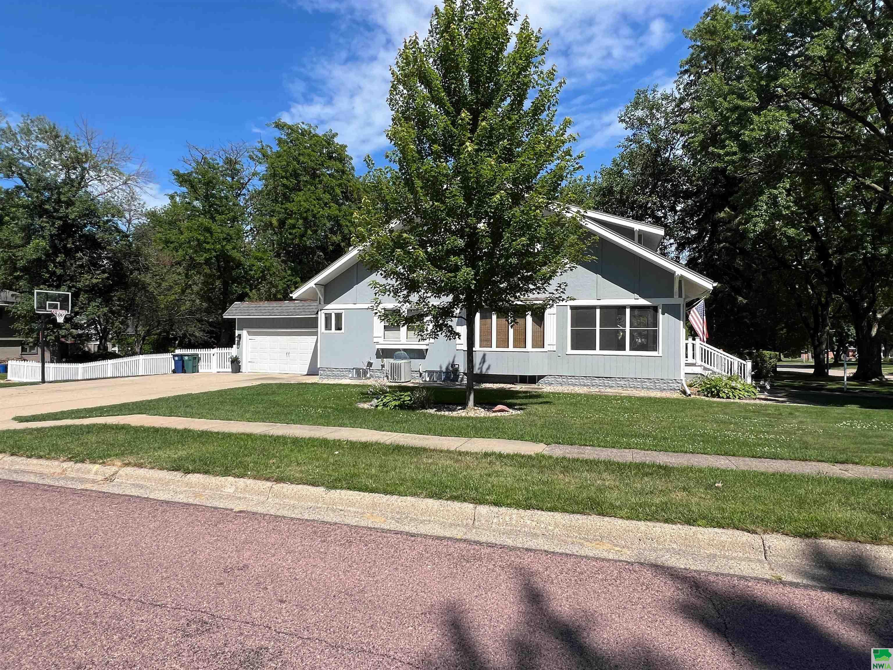 MLS #825546