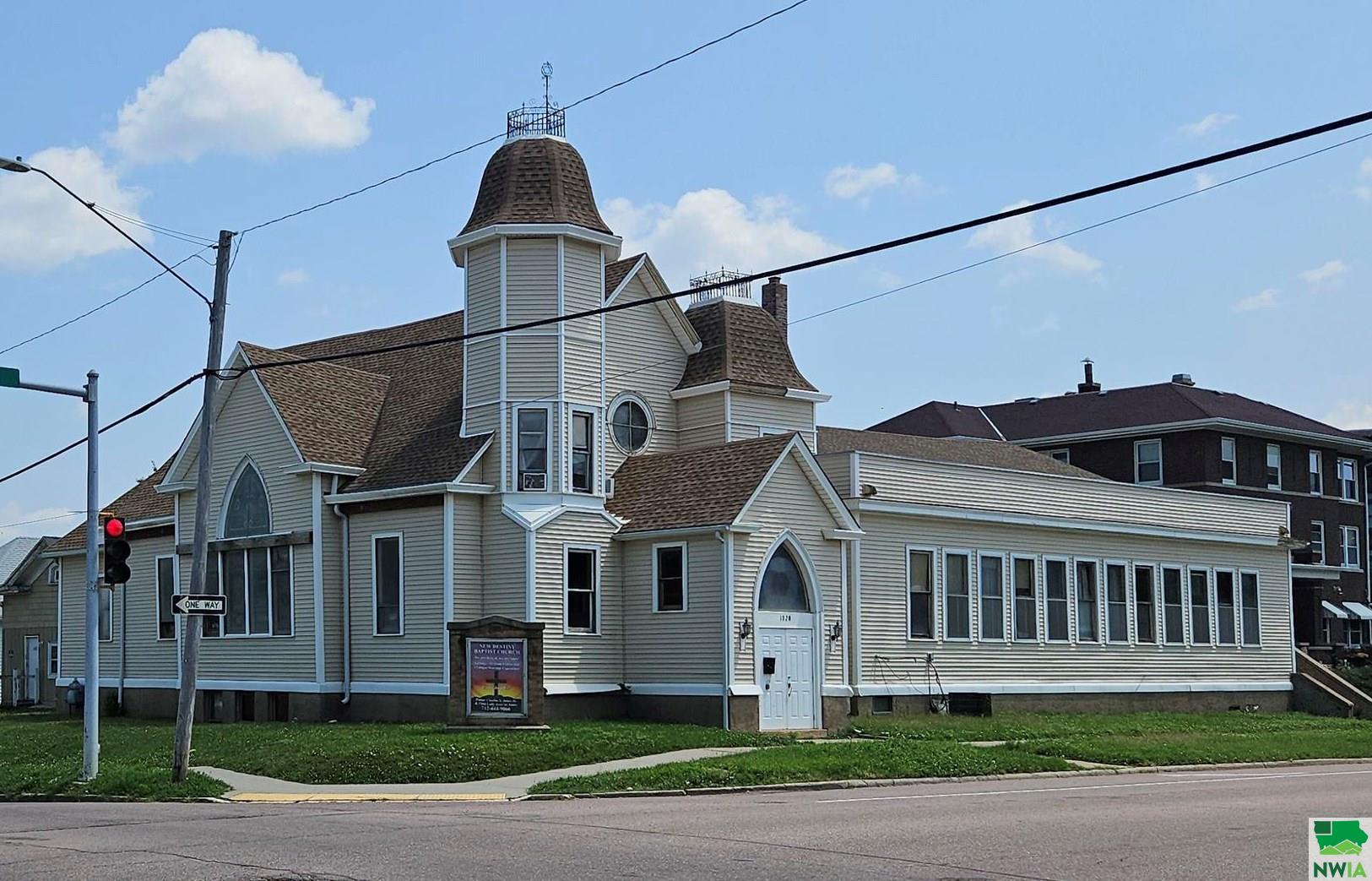 1320 Nebraska St., Sioux City, IA 51105 