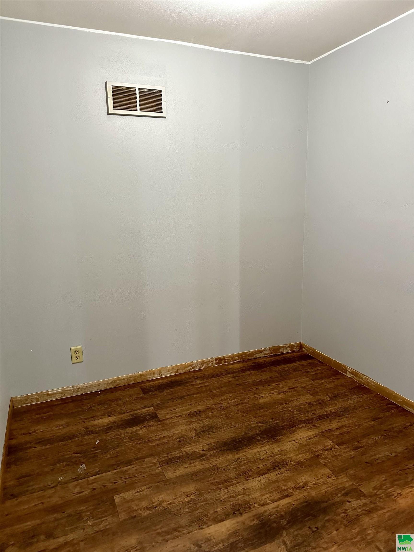 MLS #825579