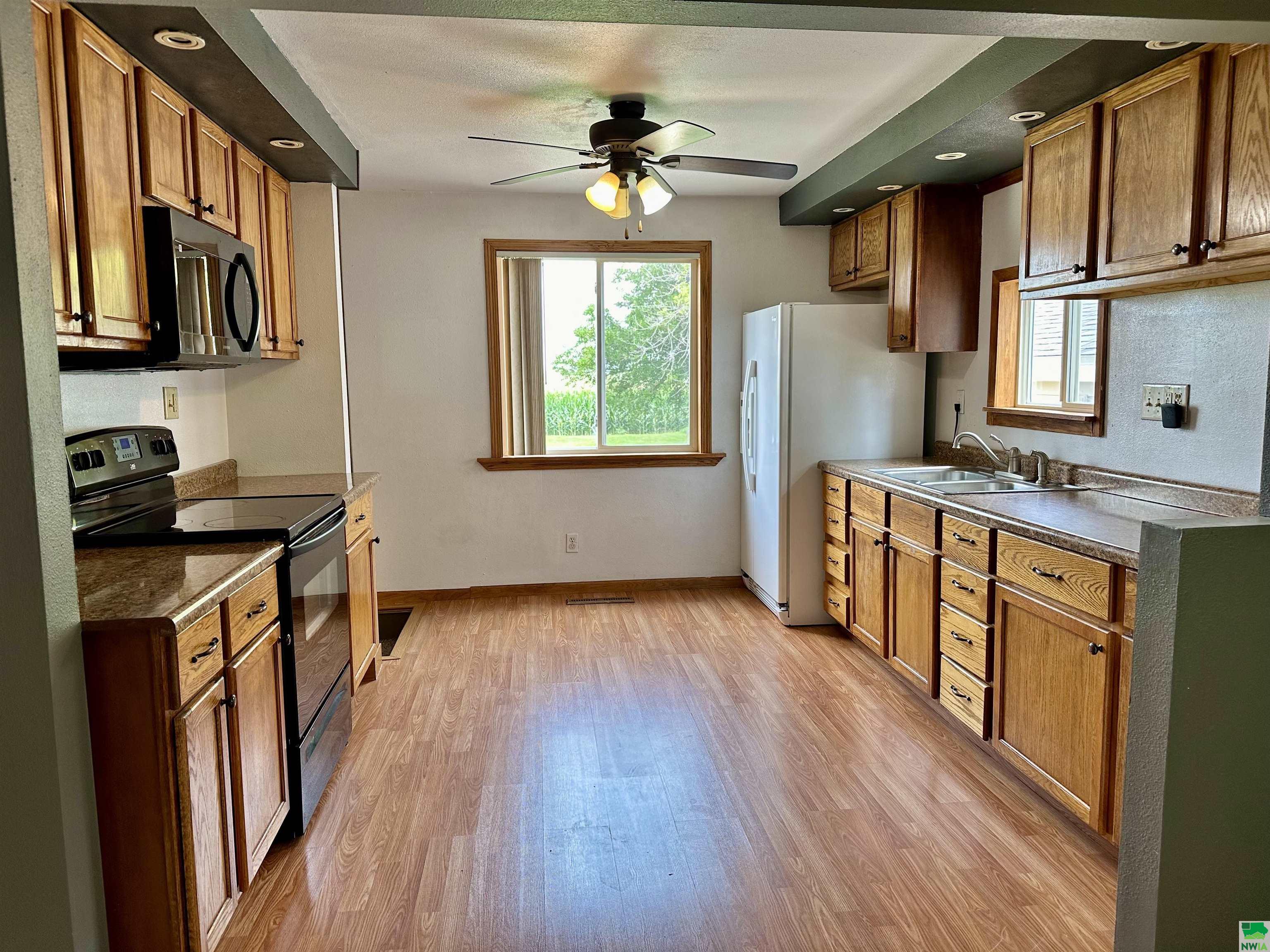 MLS #825589