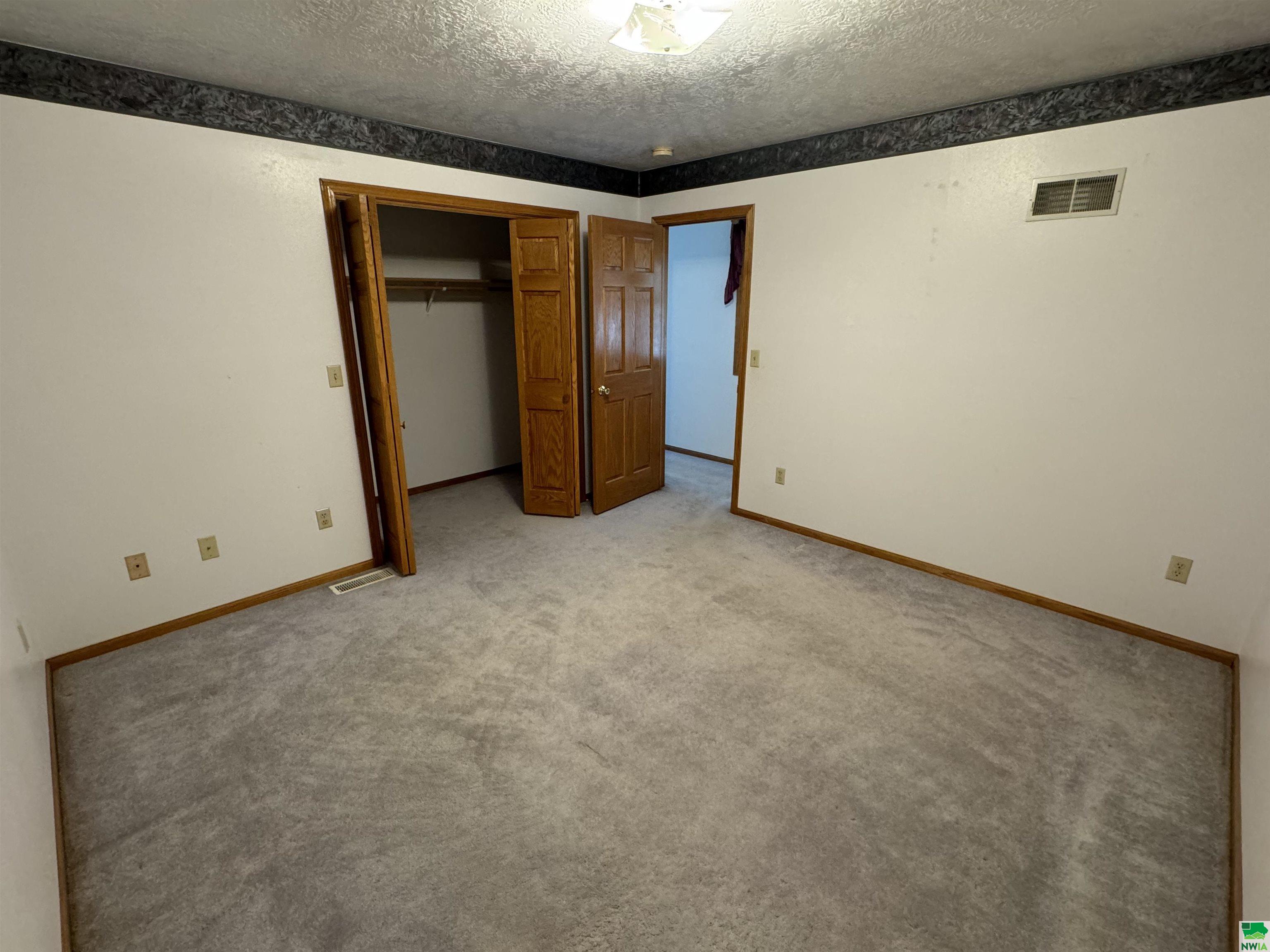 MLS #825606