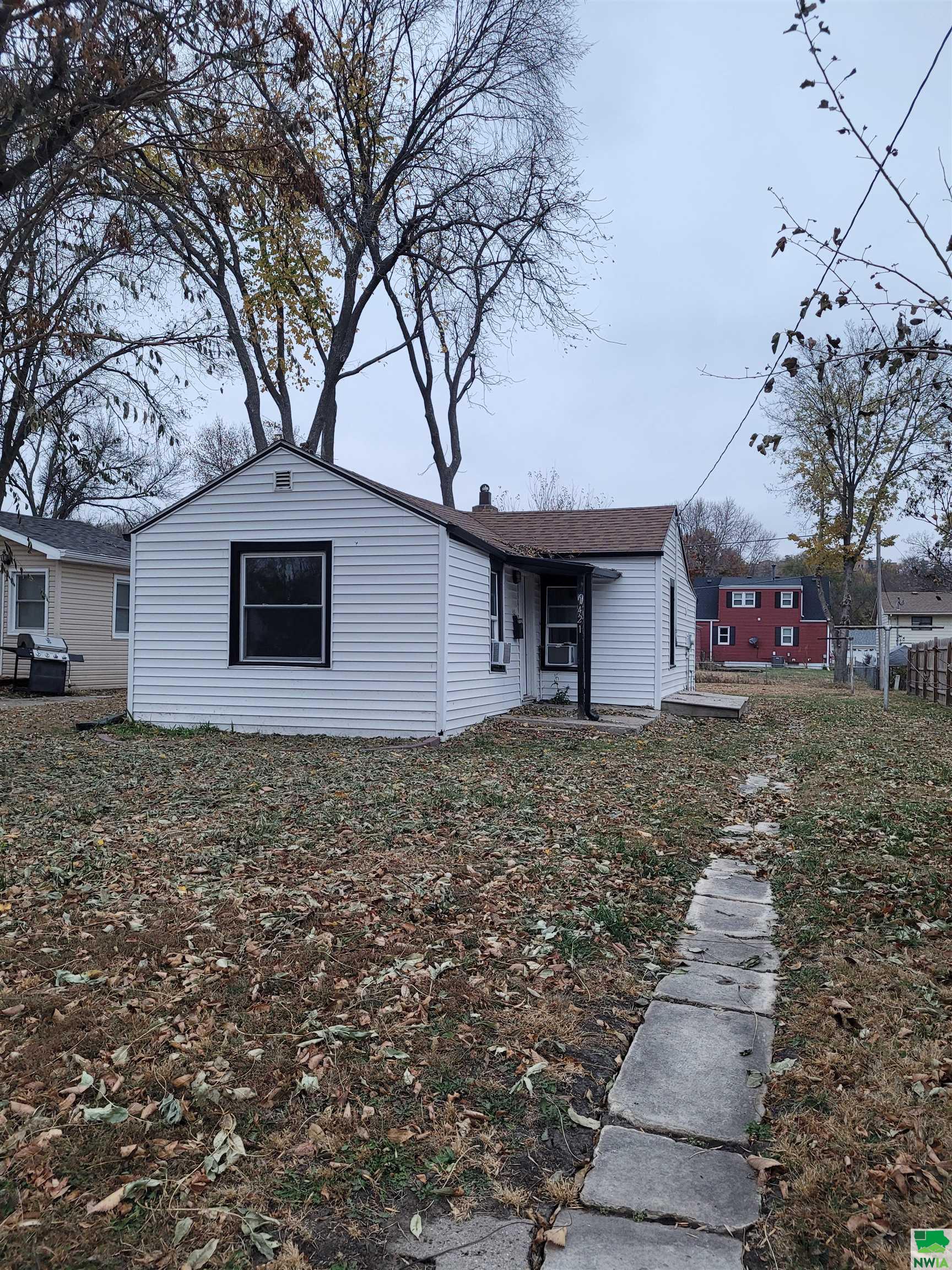 MLS #825609
