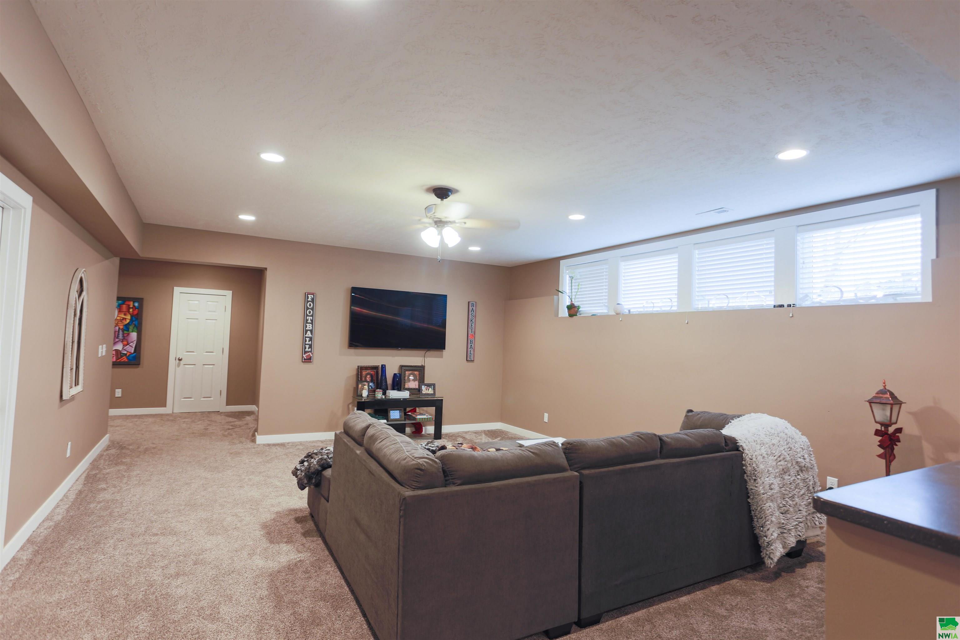 MLS #825647