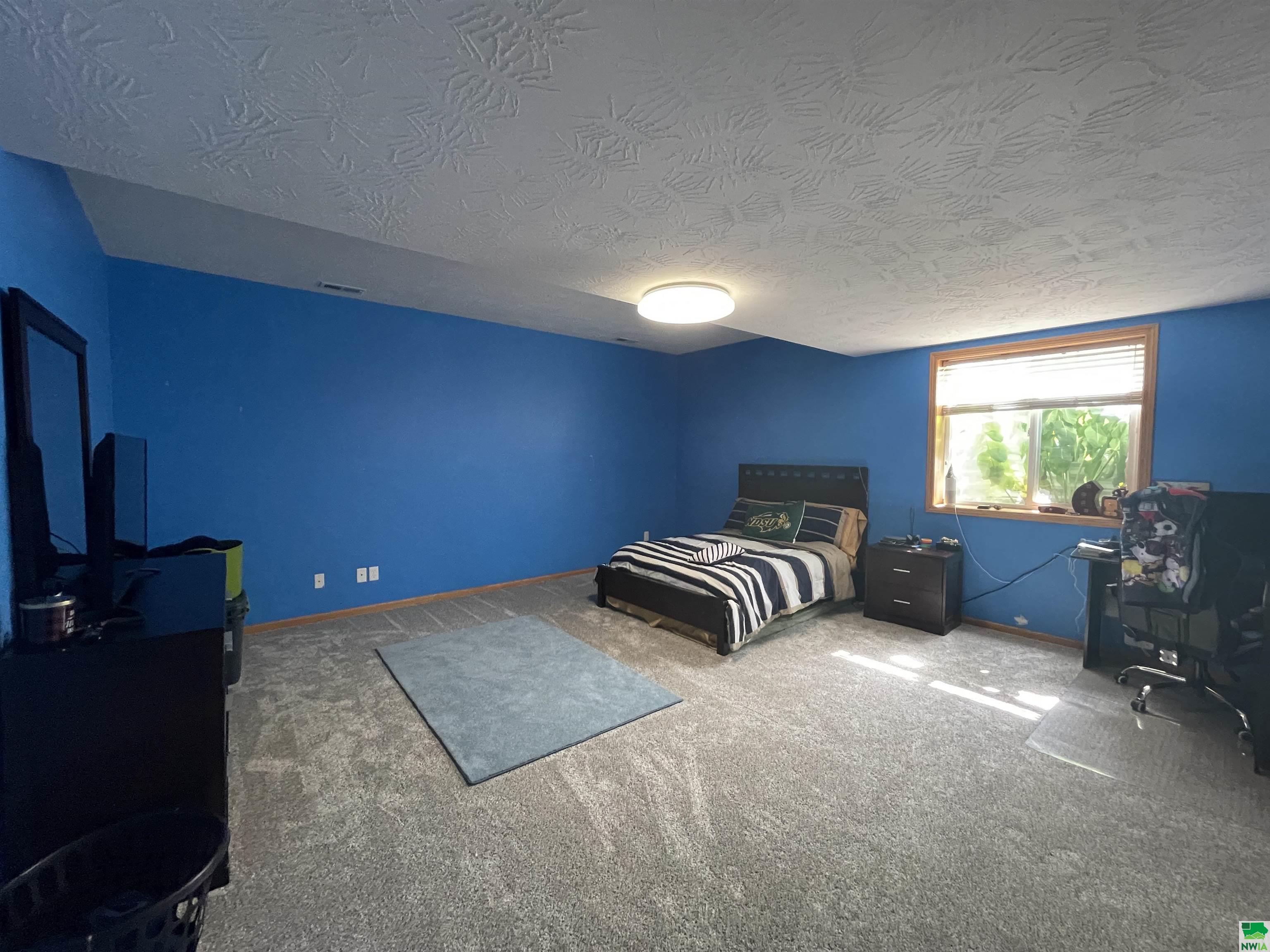 MLS #825694