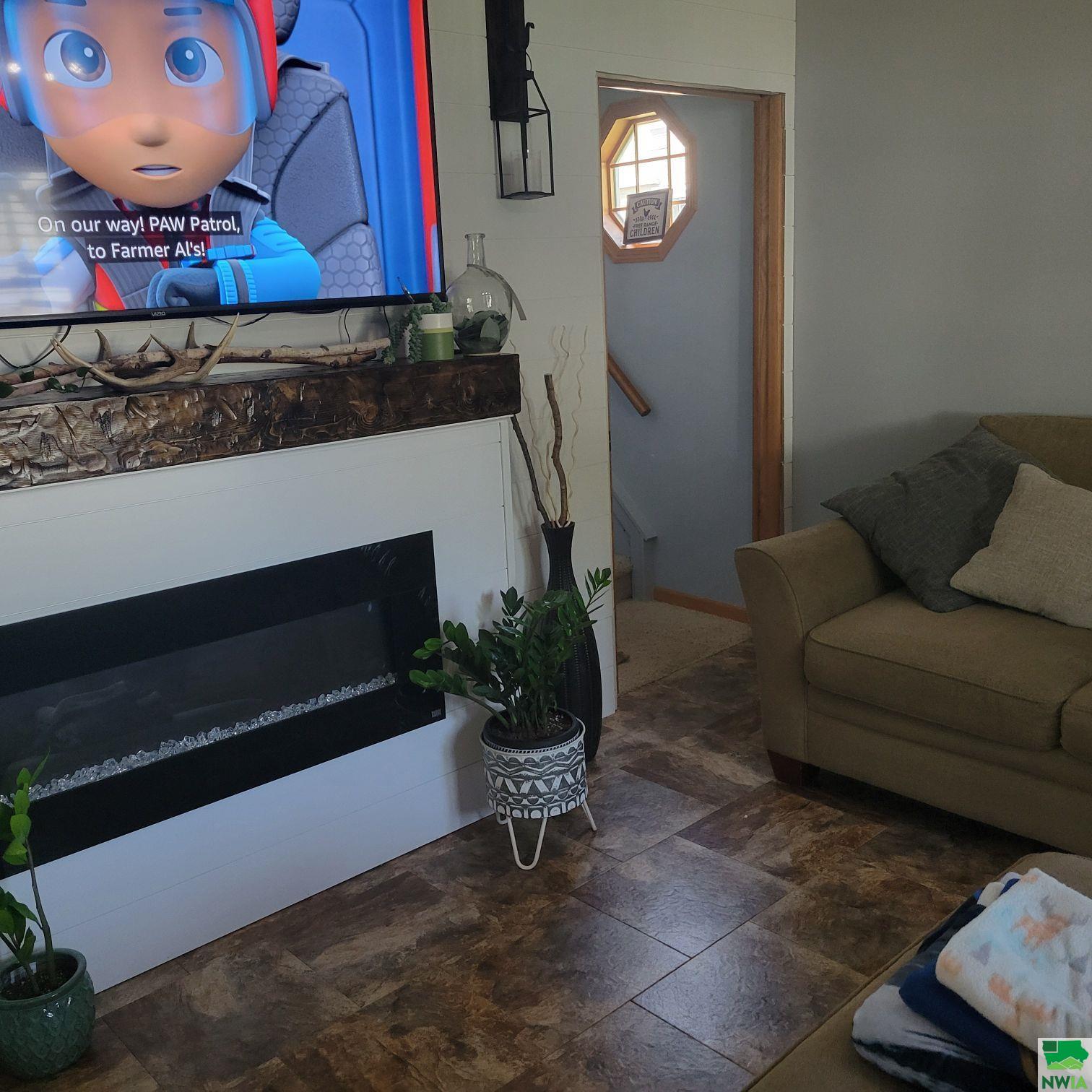 MLS #825696
