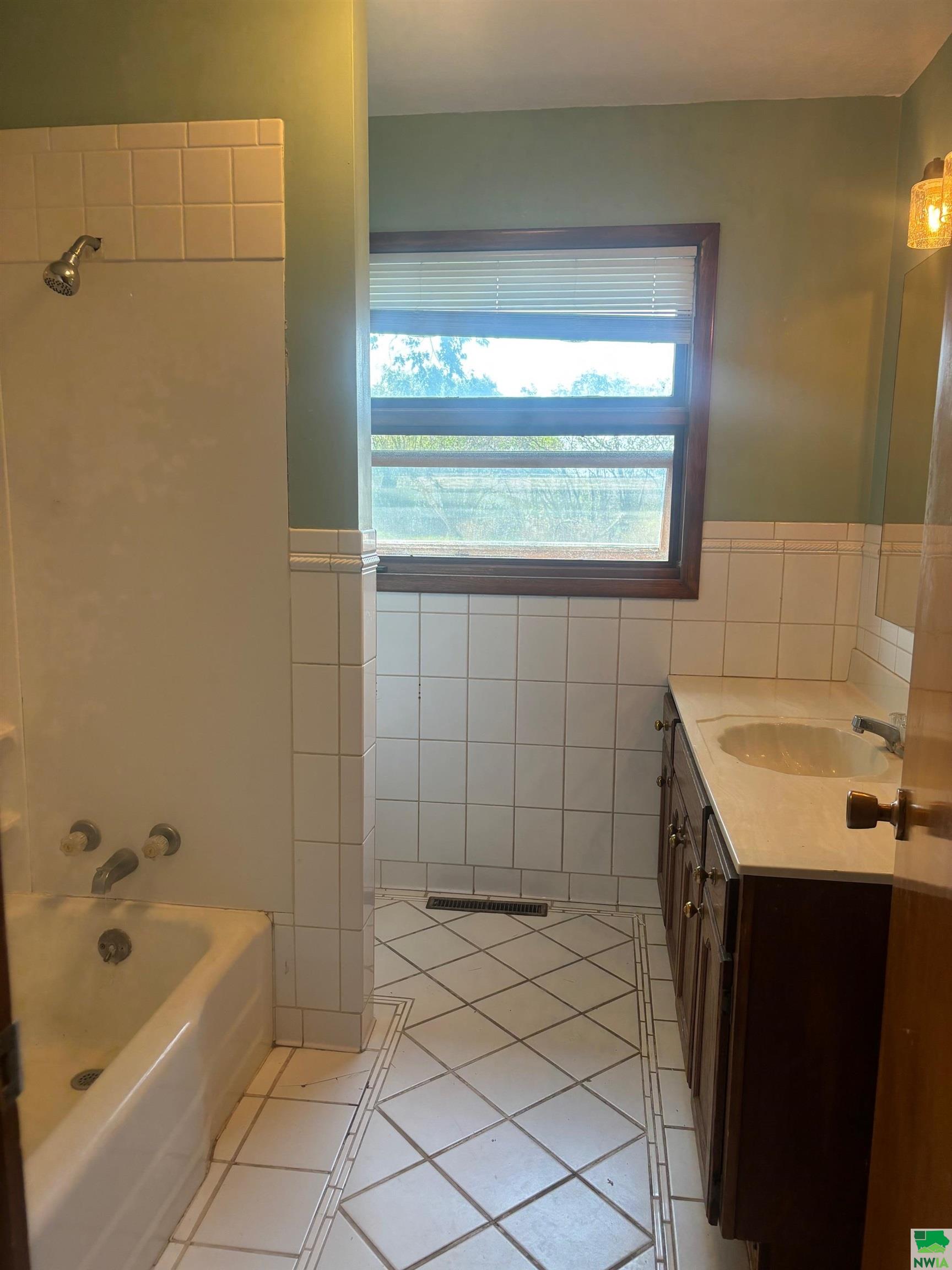 MLS #825709