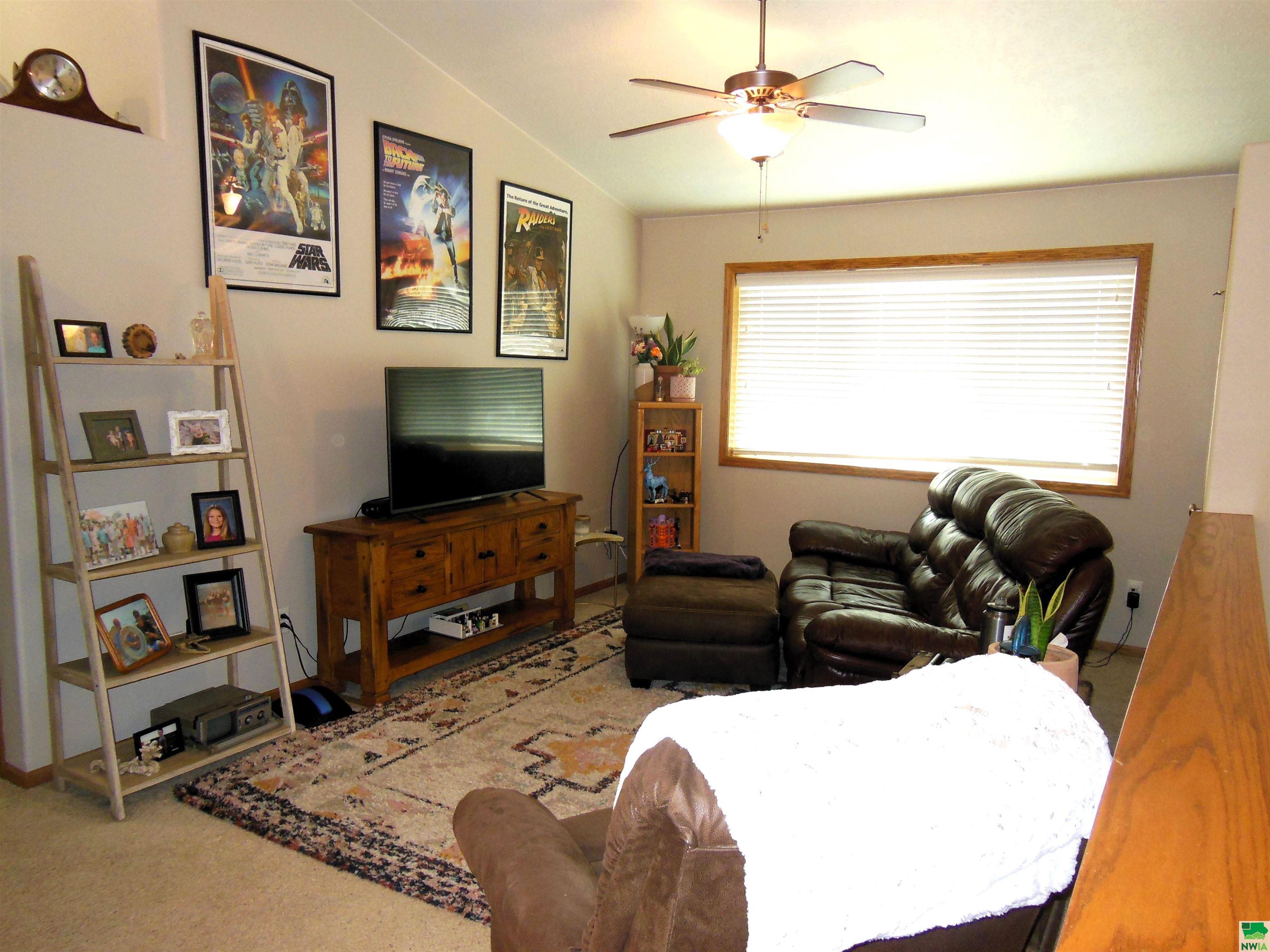 MLS #825716