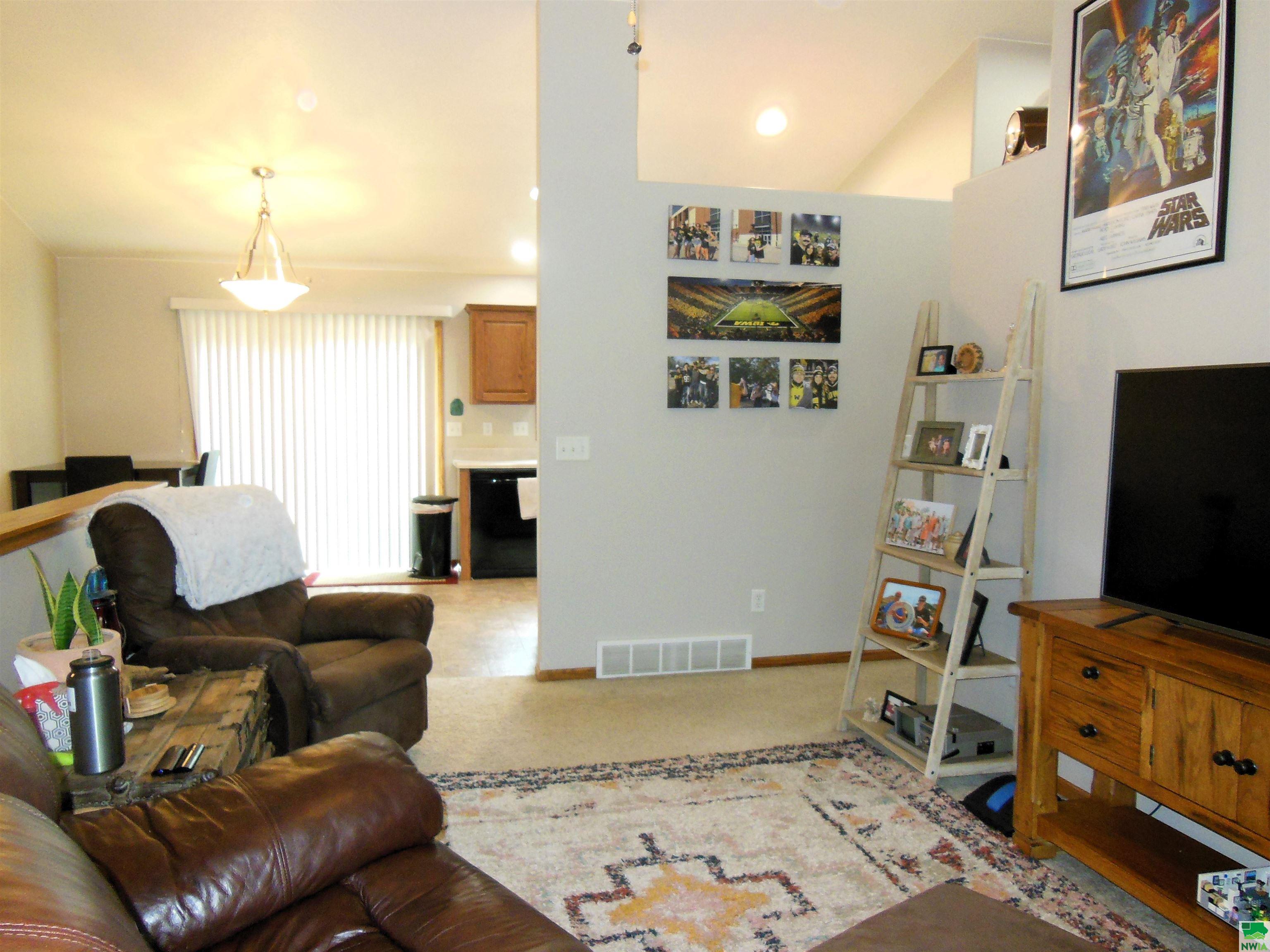 MLS #825716