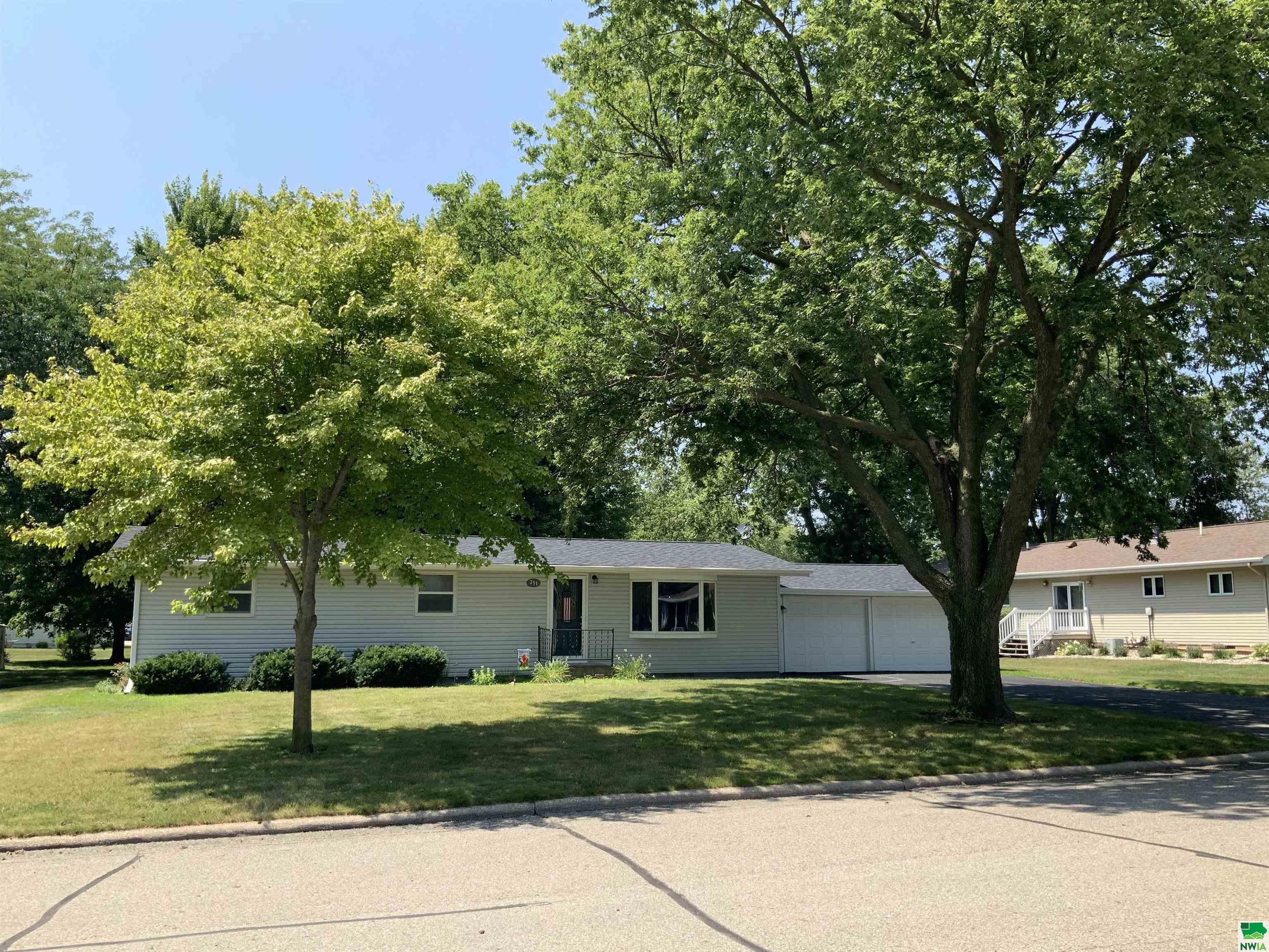 MLS #825740