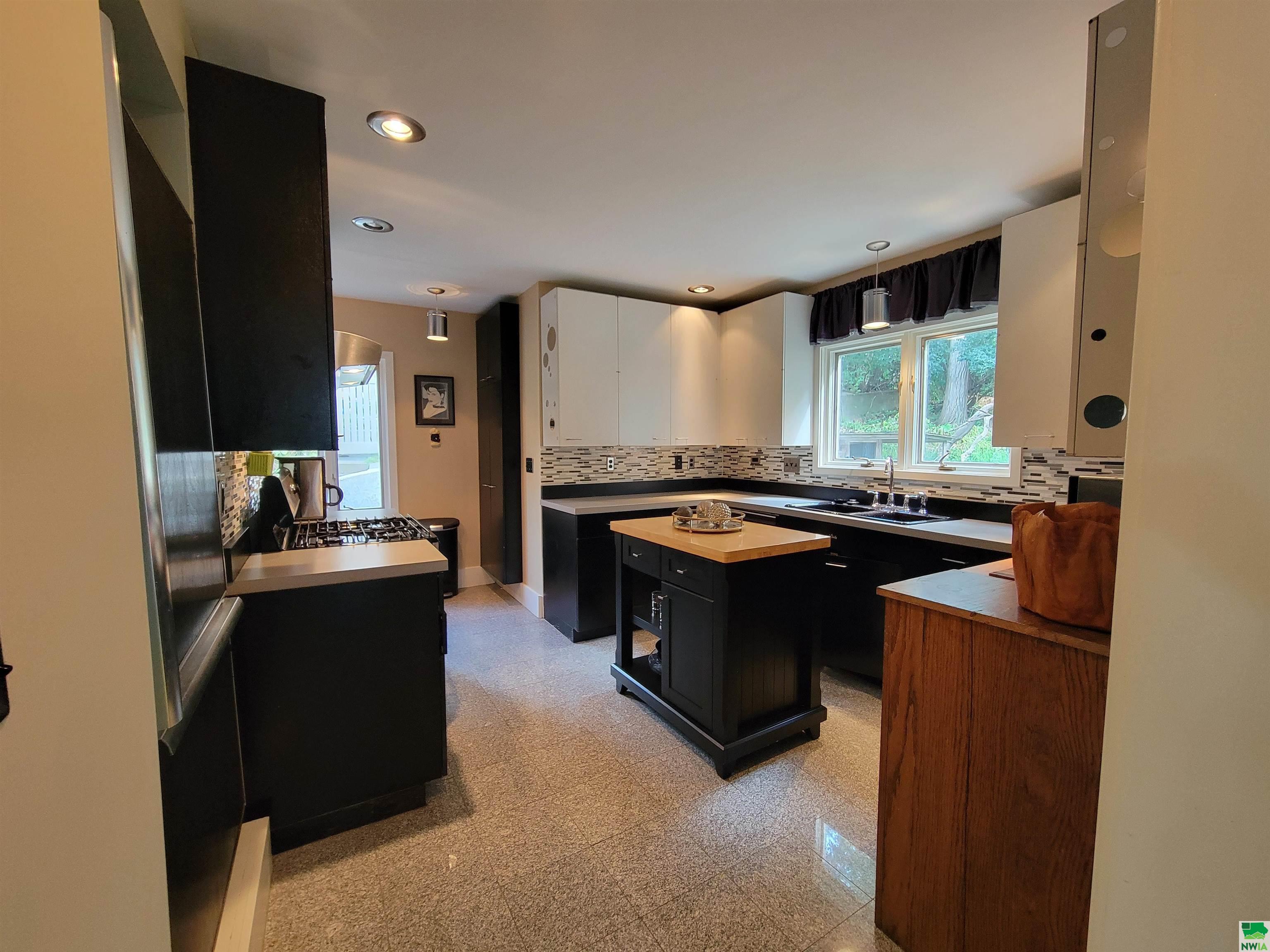 MLS #825755