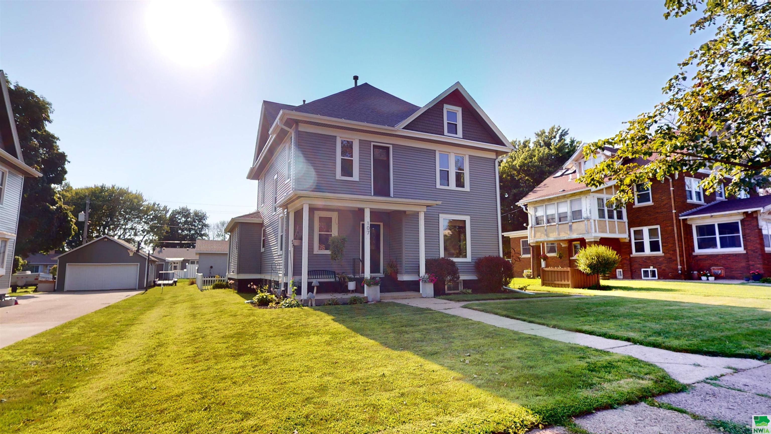 107 Lena S, Holstein, IA 51025 