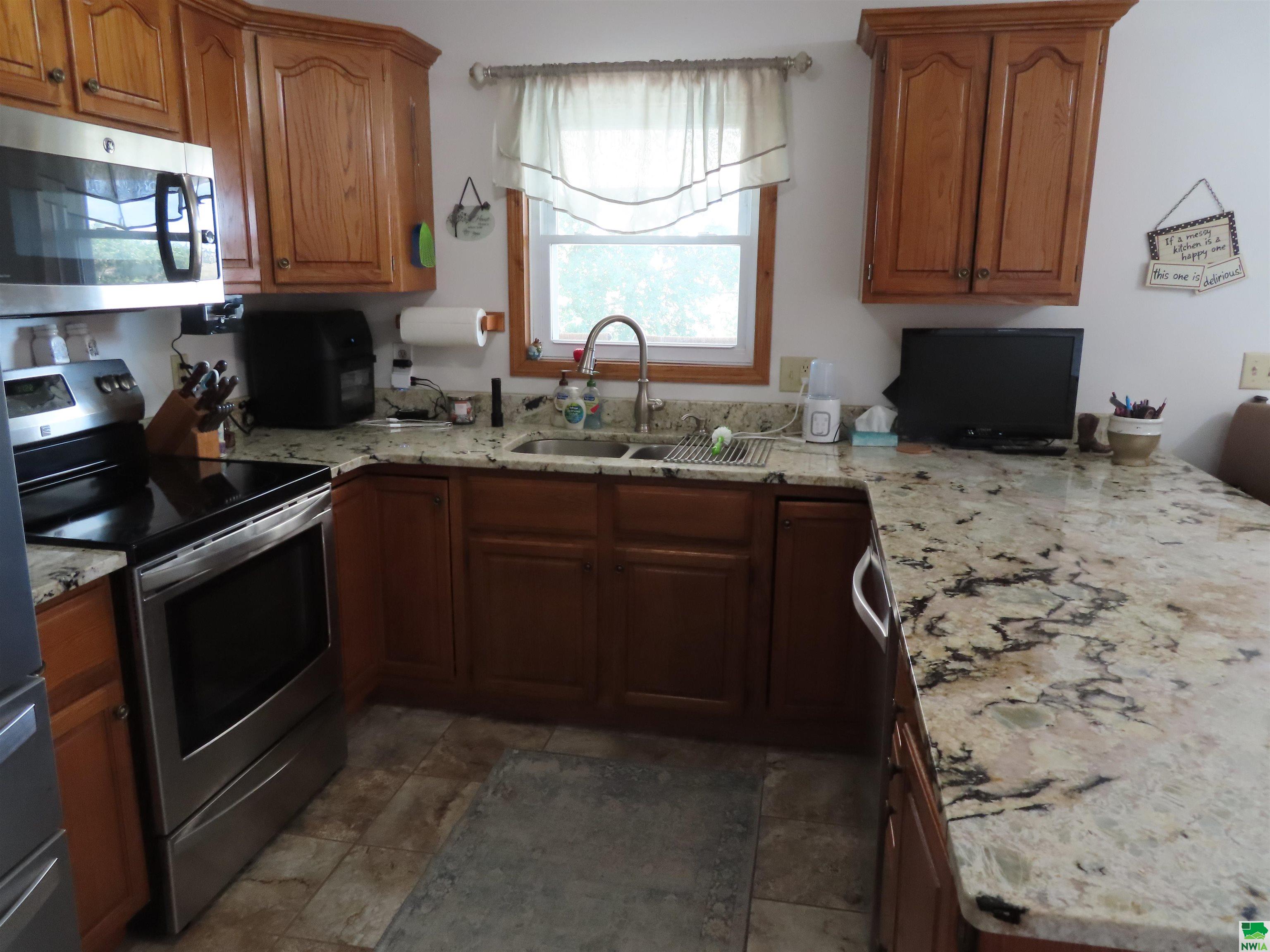 MLS #825813