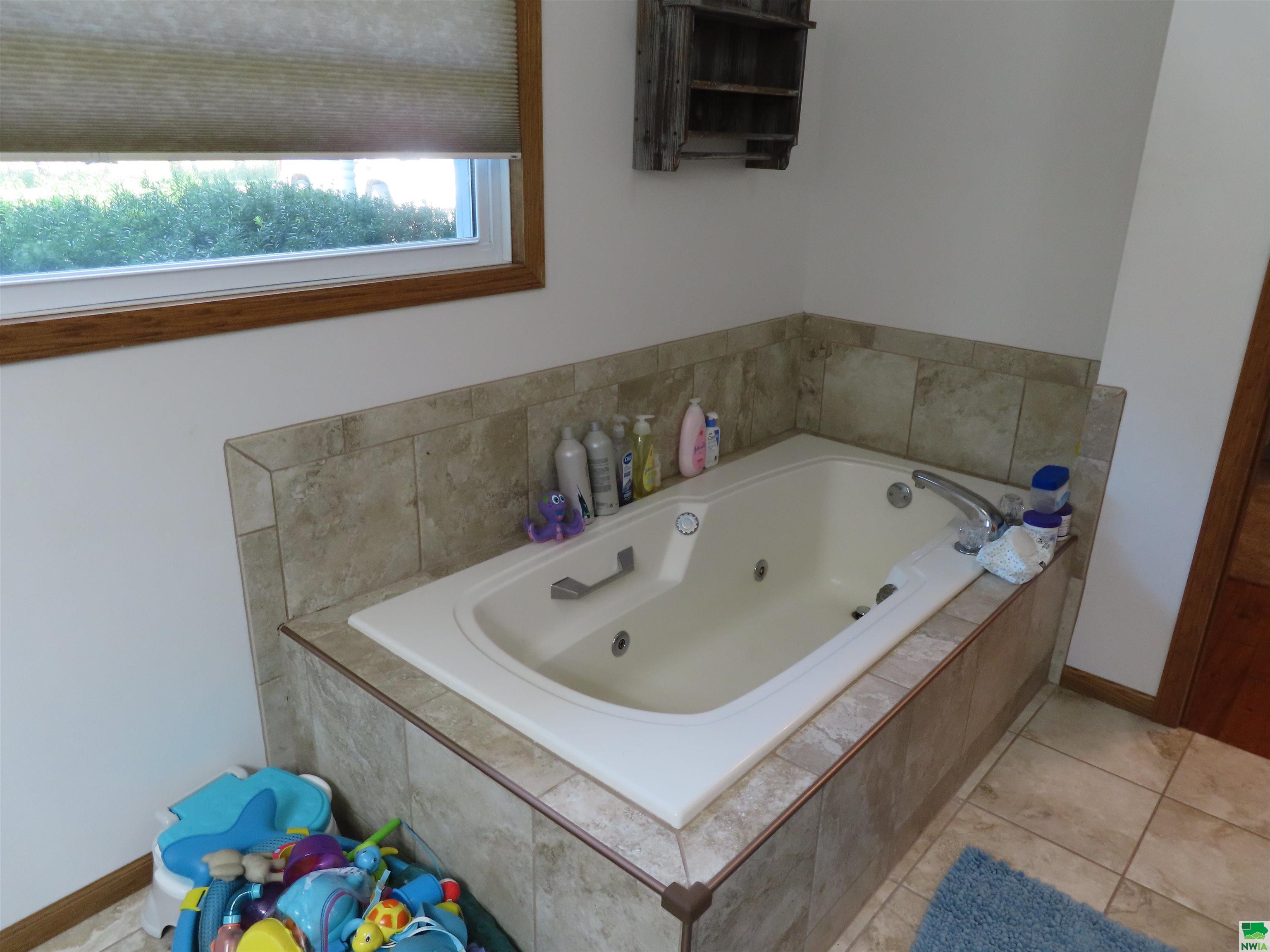 MLS #825813