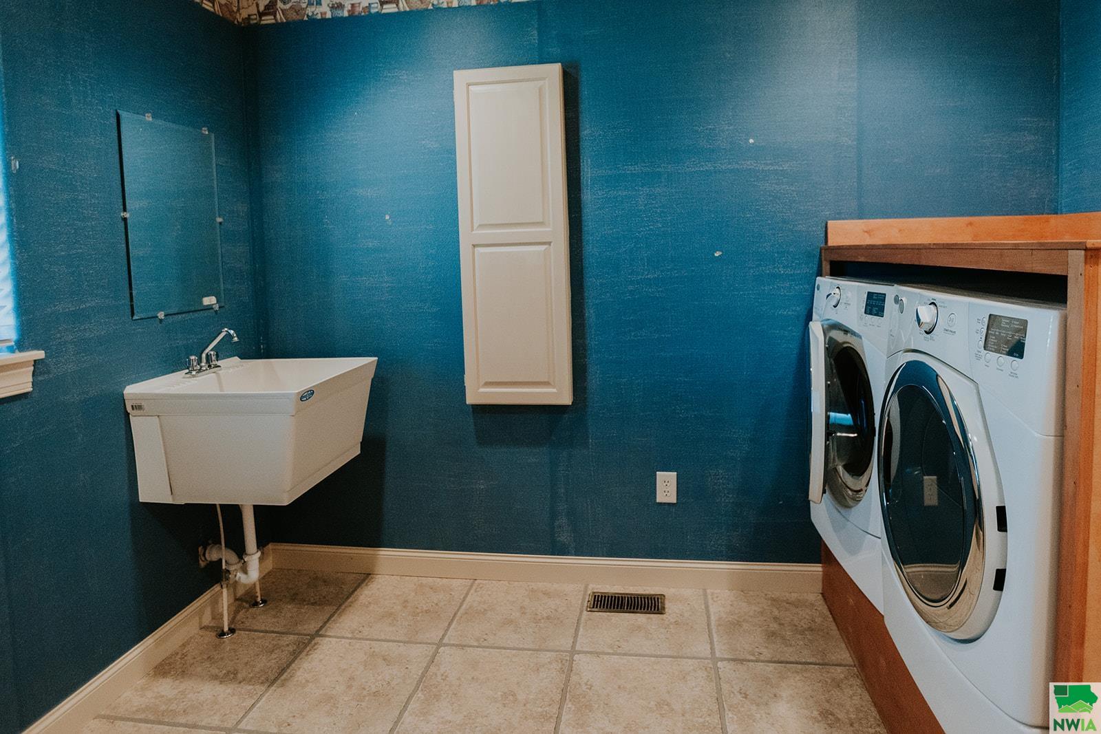 MLS #825827