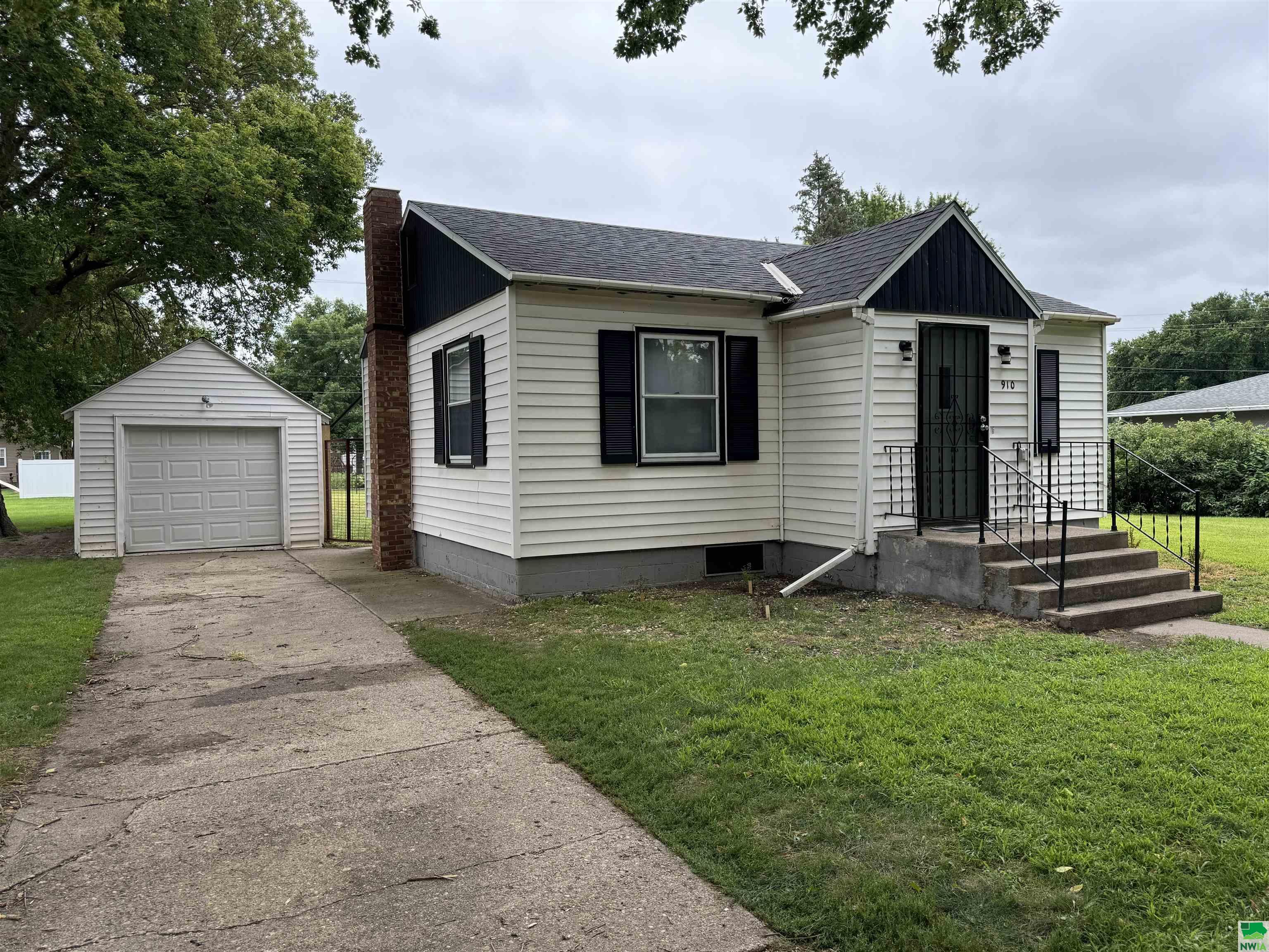 MLS #825831
