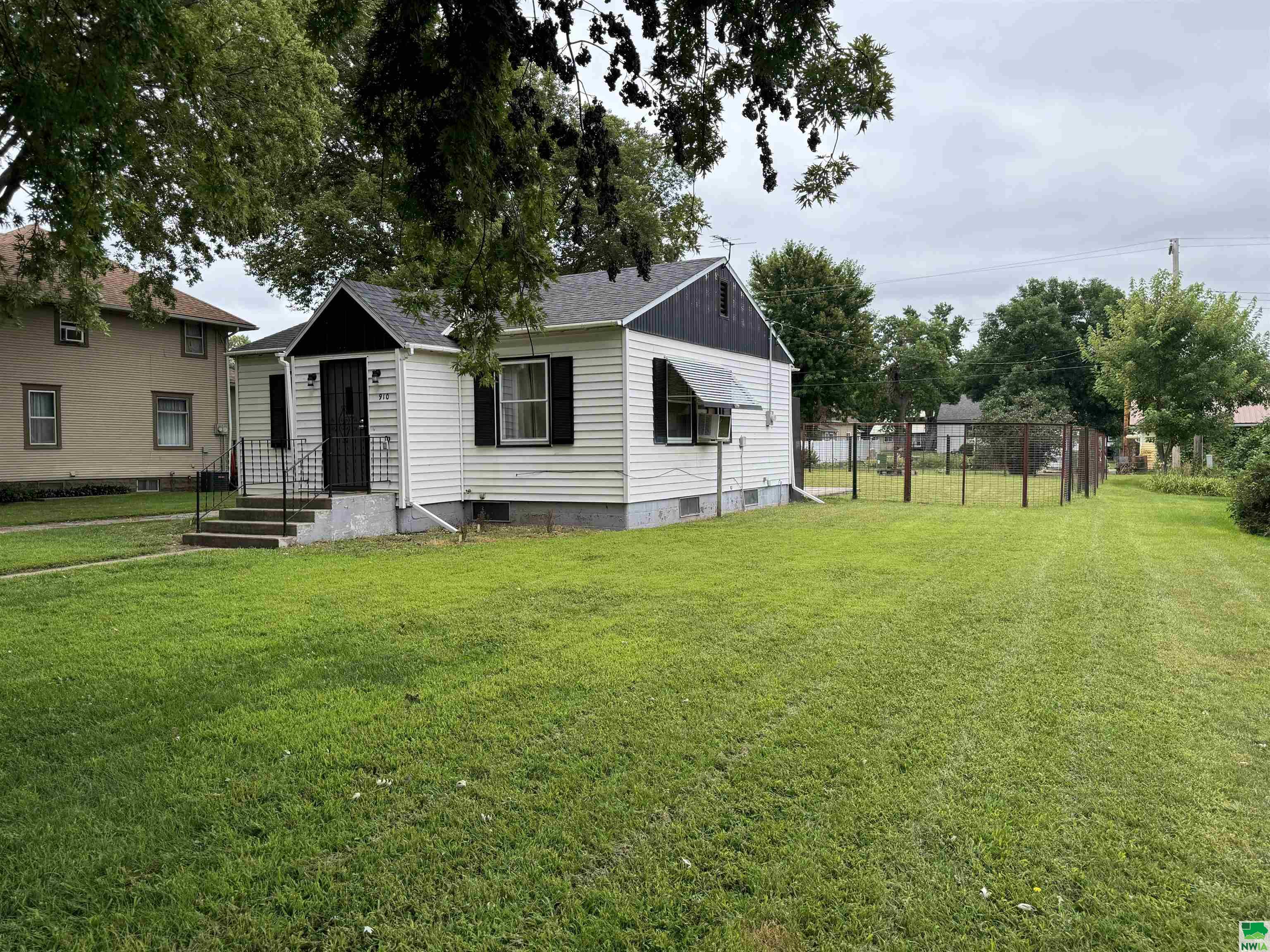 MLS #825831