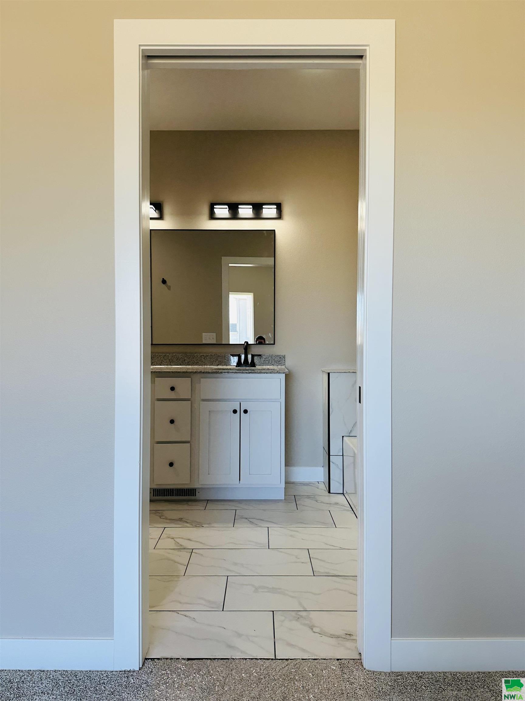 MLS #825851