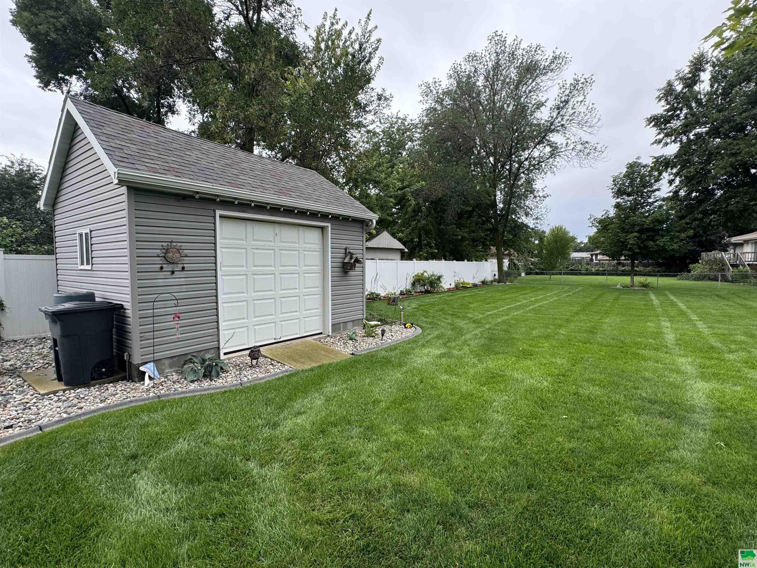 MLS #825877