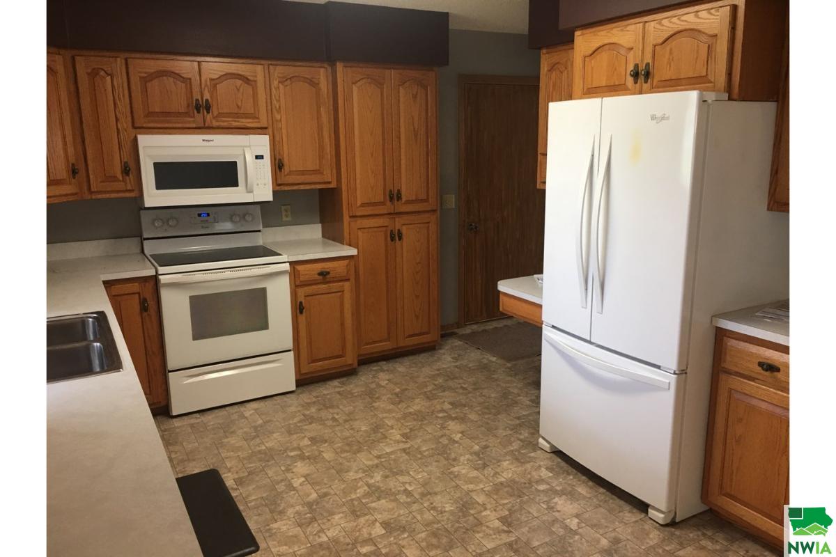 MLS #825899
