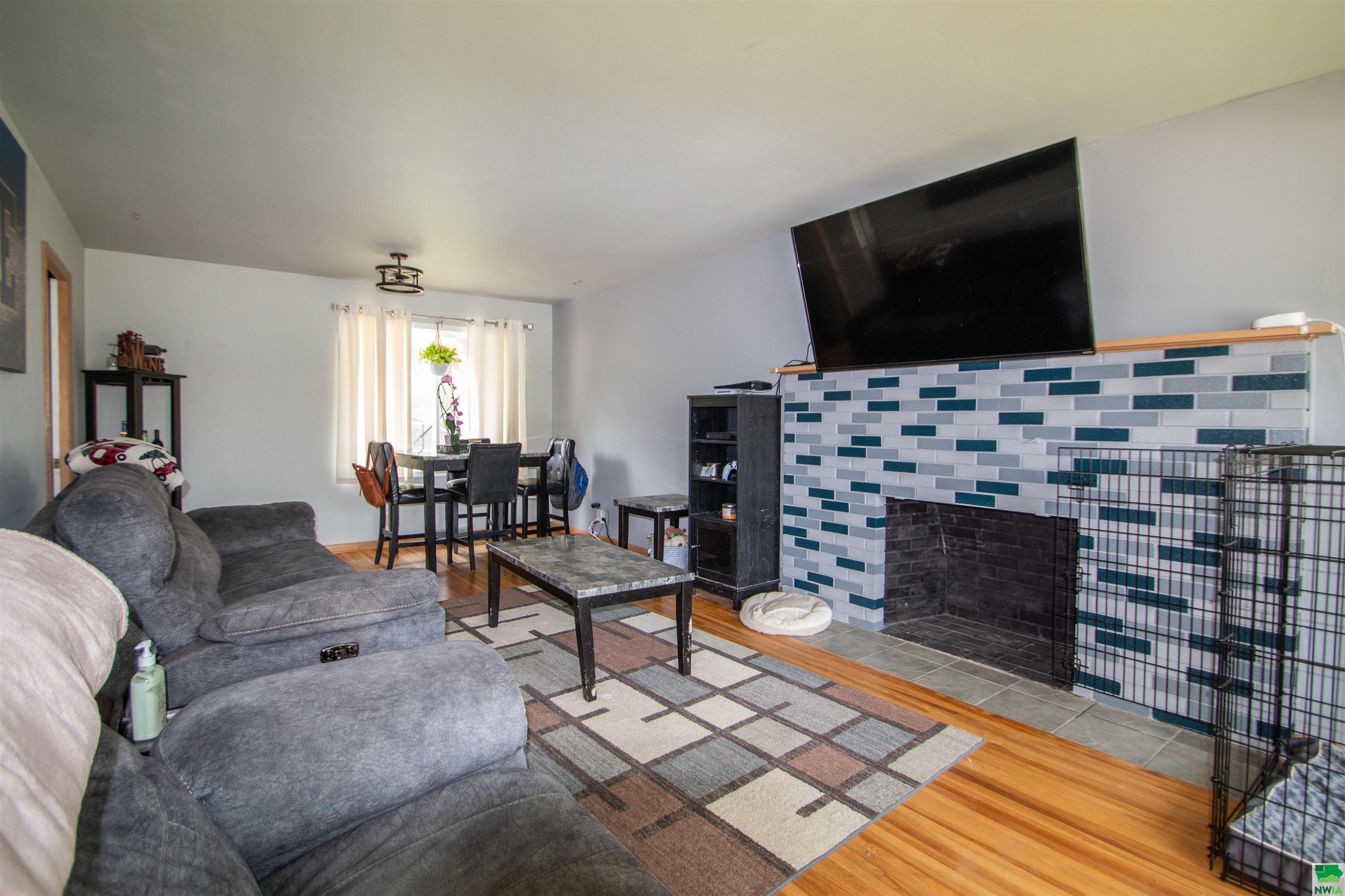 MLS #825940