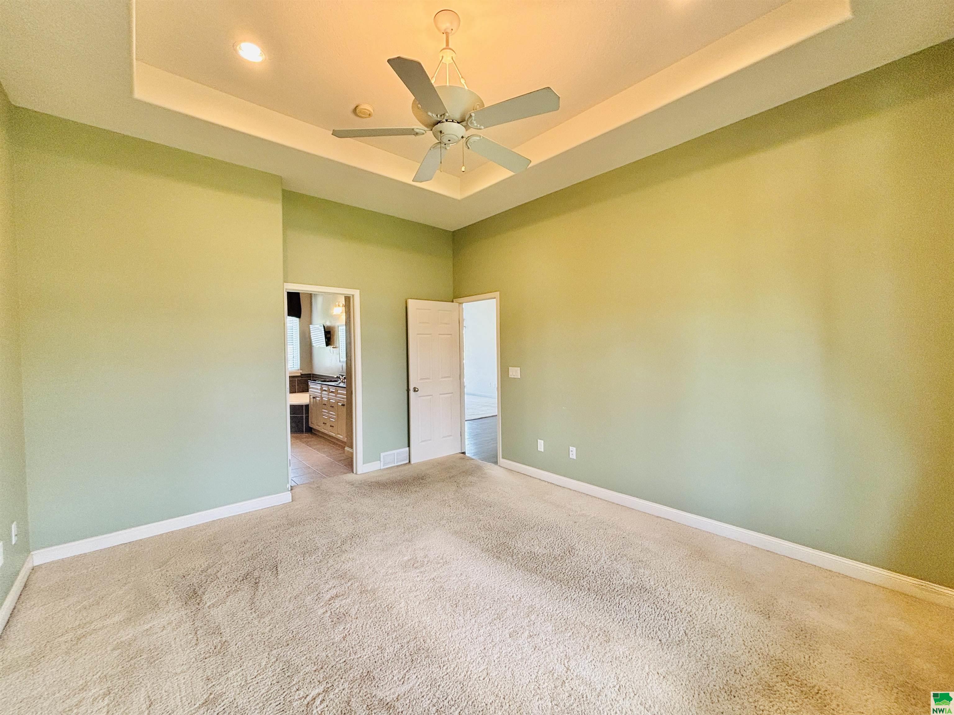 MLS #825941