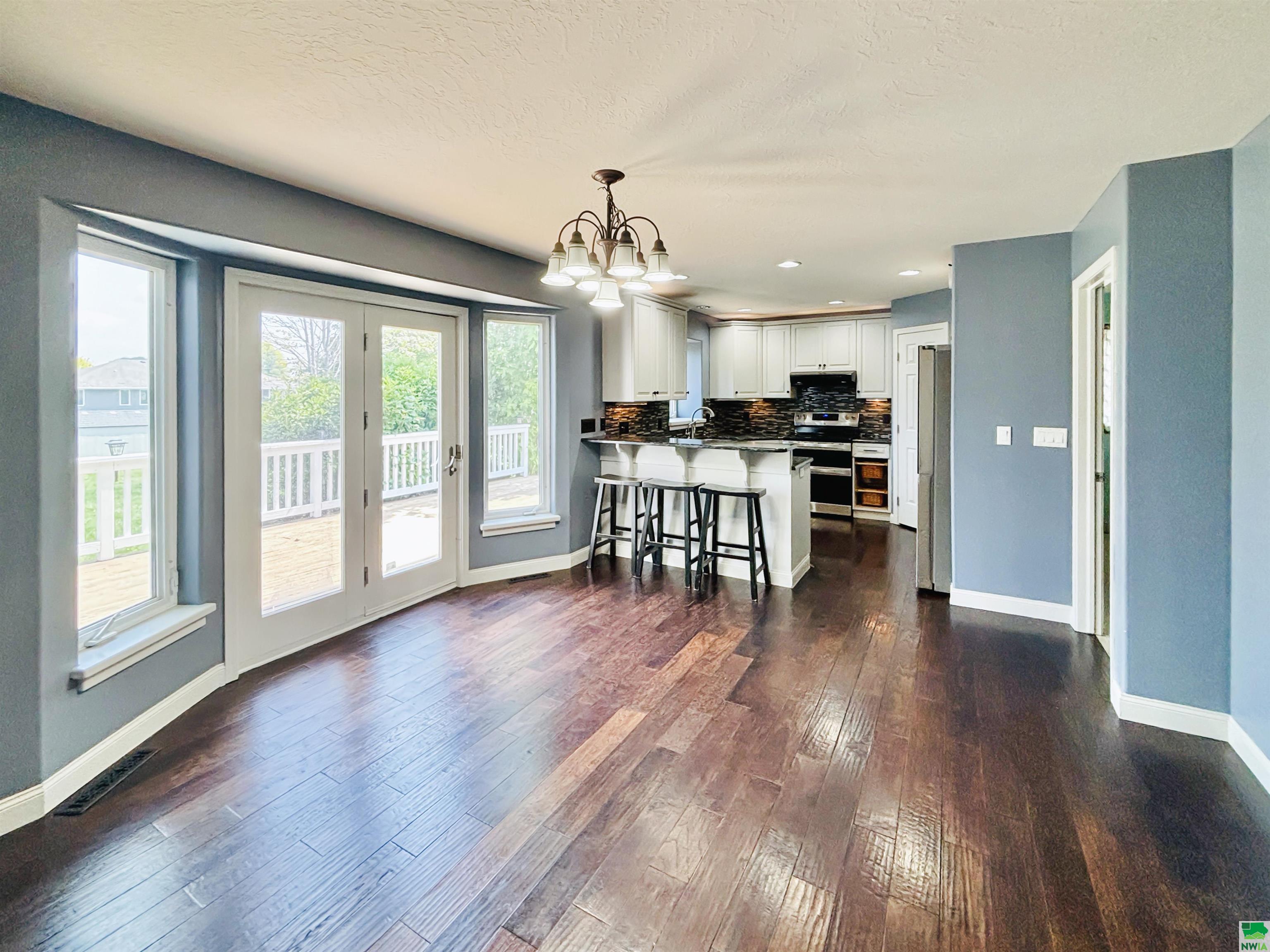 MLS #825941
