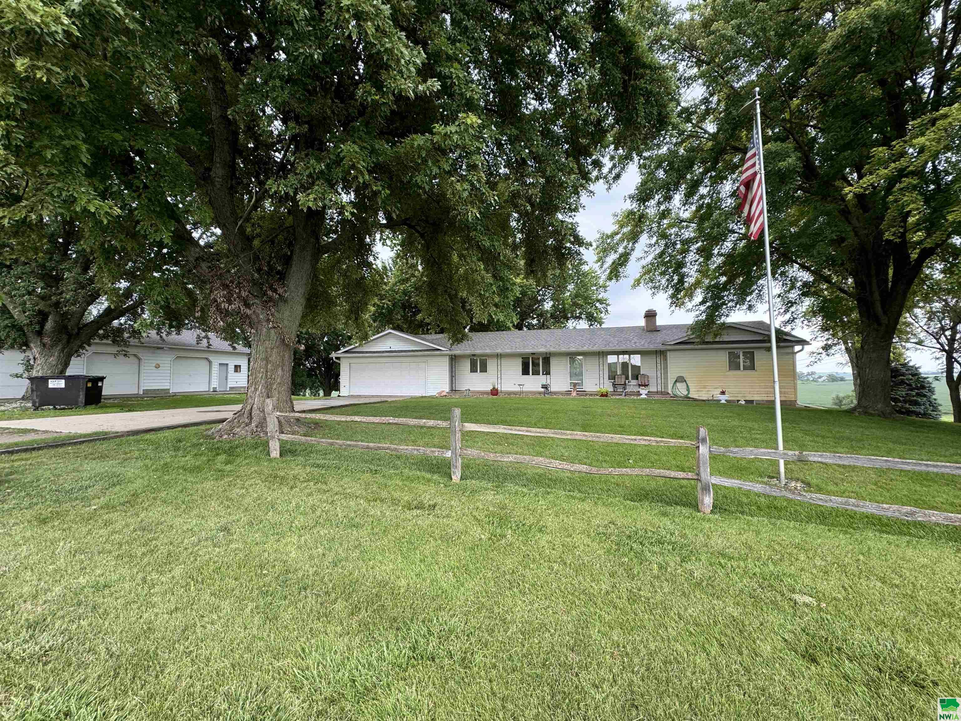 MLS #825953
