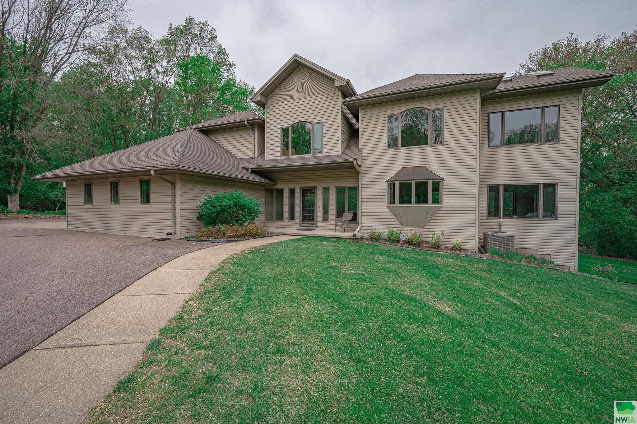 730 Buckwalter Dr., Sioux City, IA 51108 