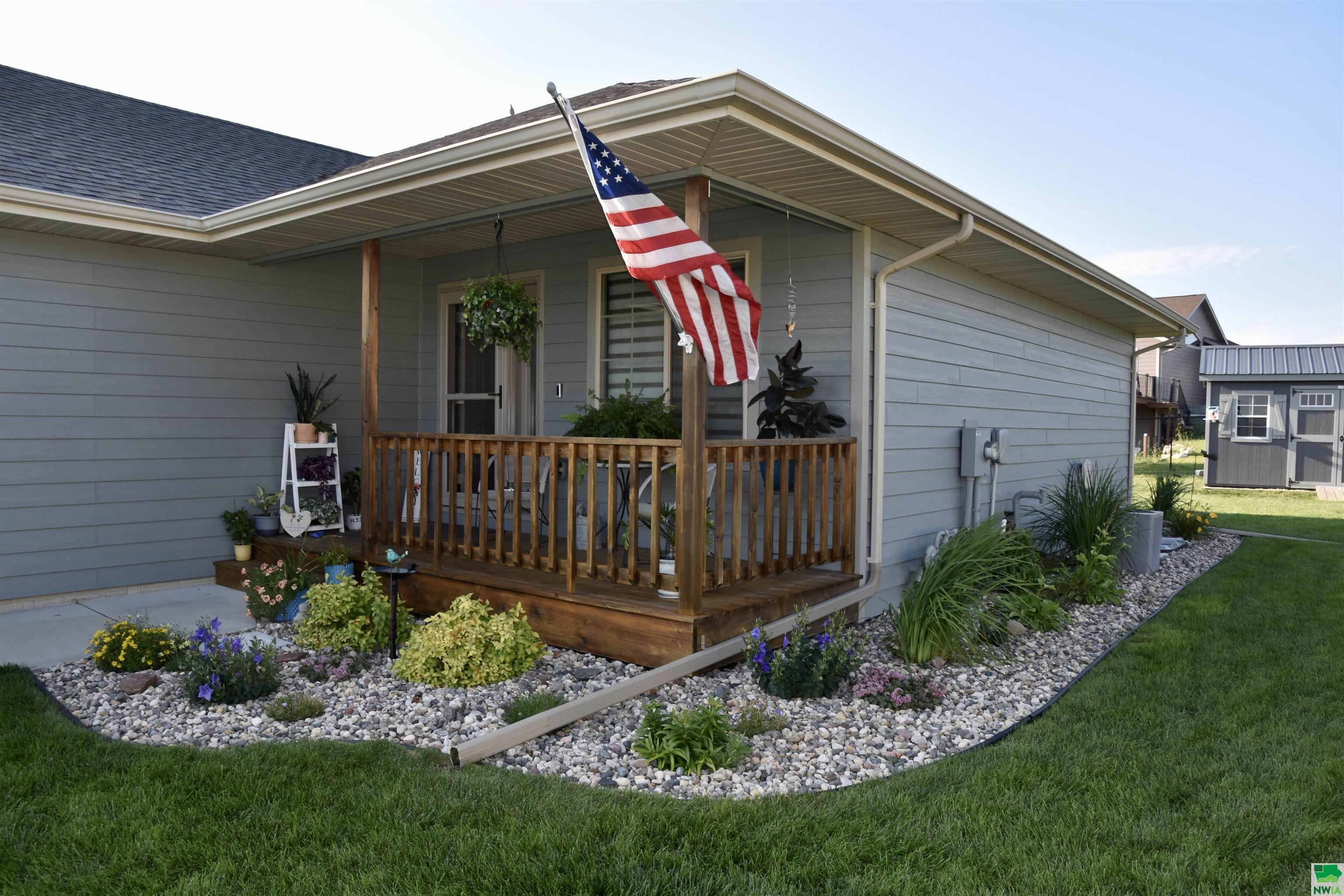 MLS #825995
