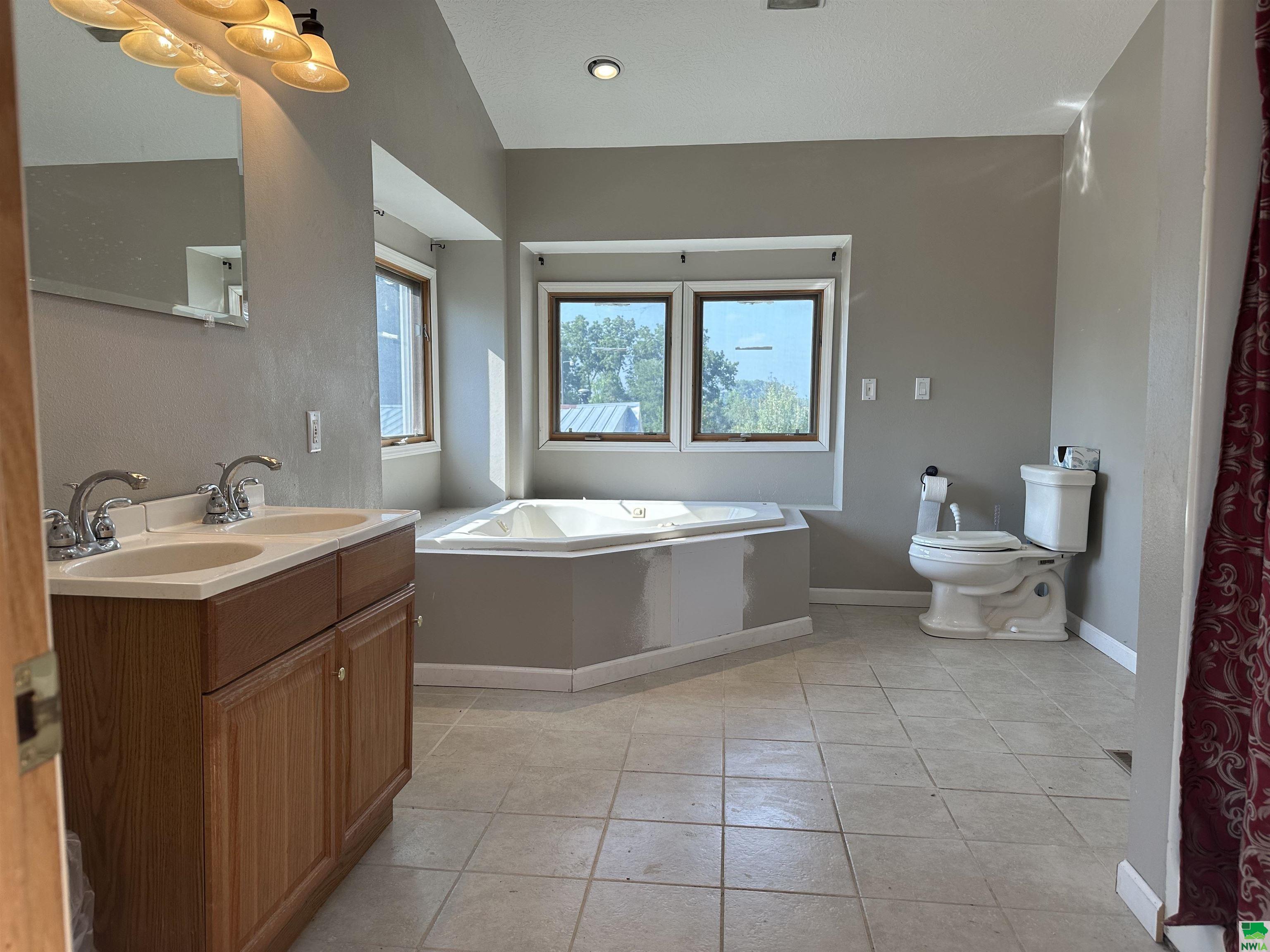 MLS #826005