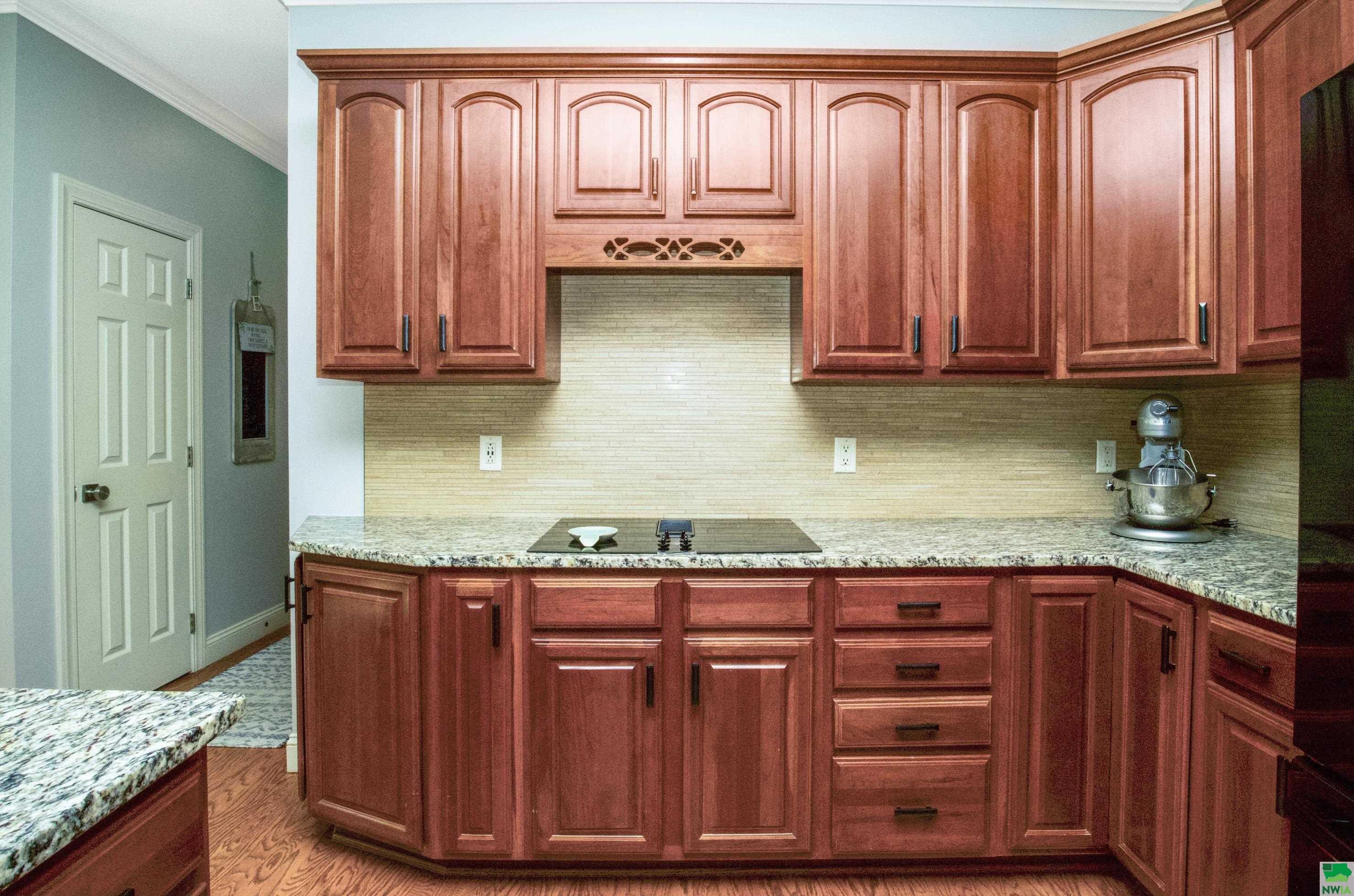 MLS #826027