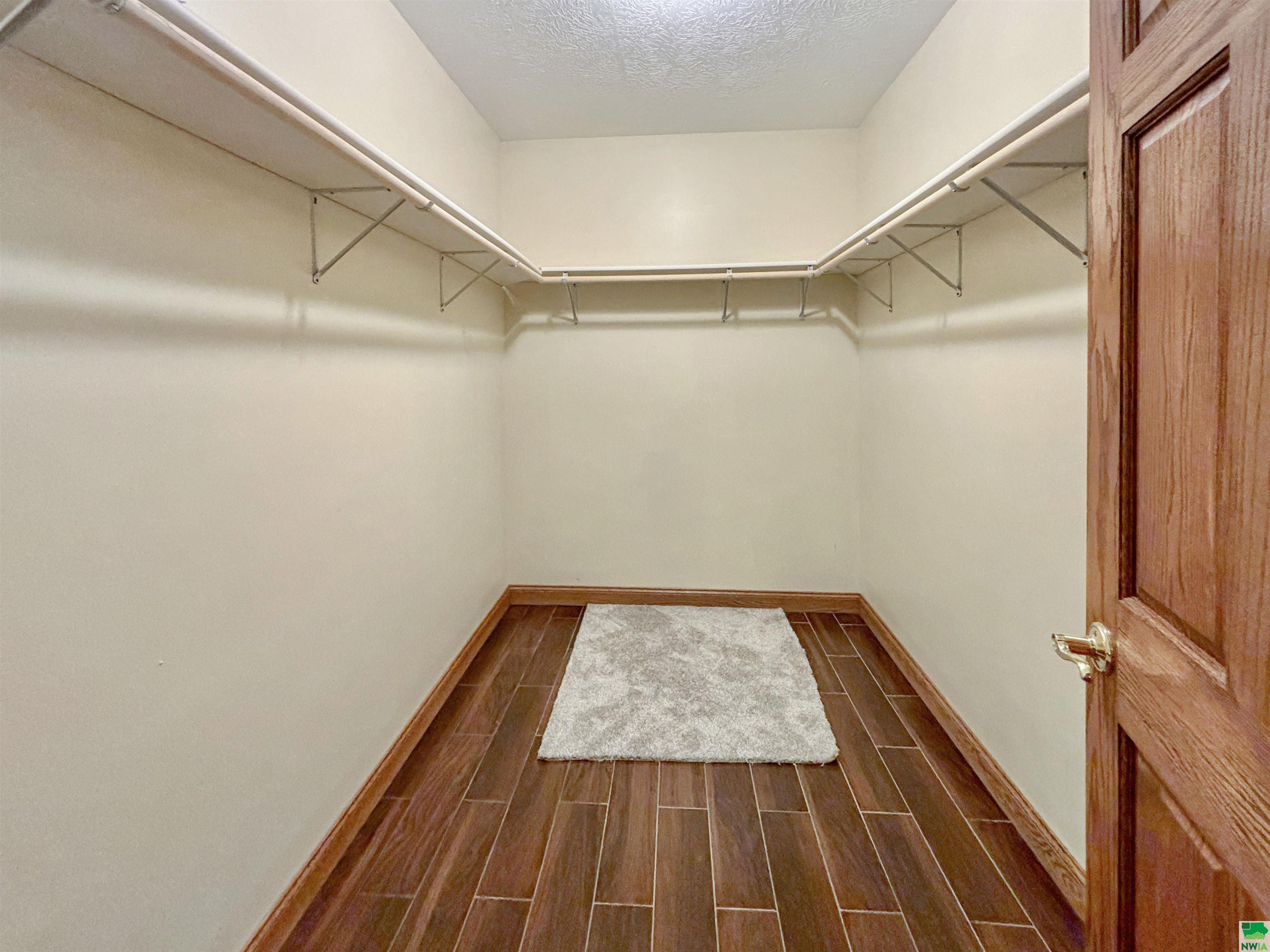 MLS #826051