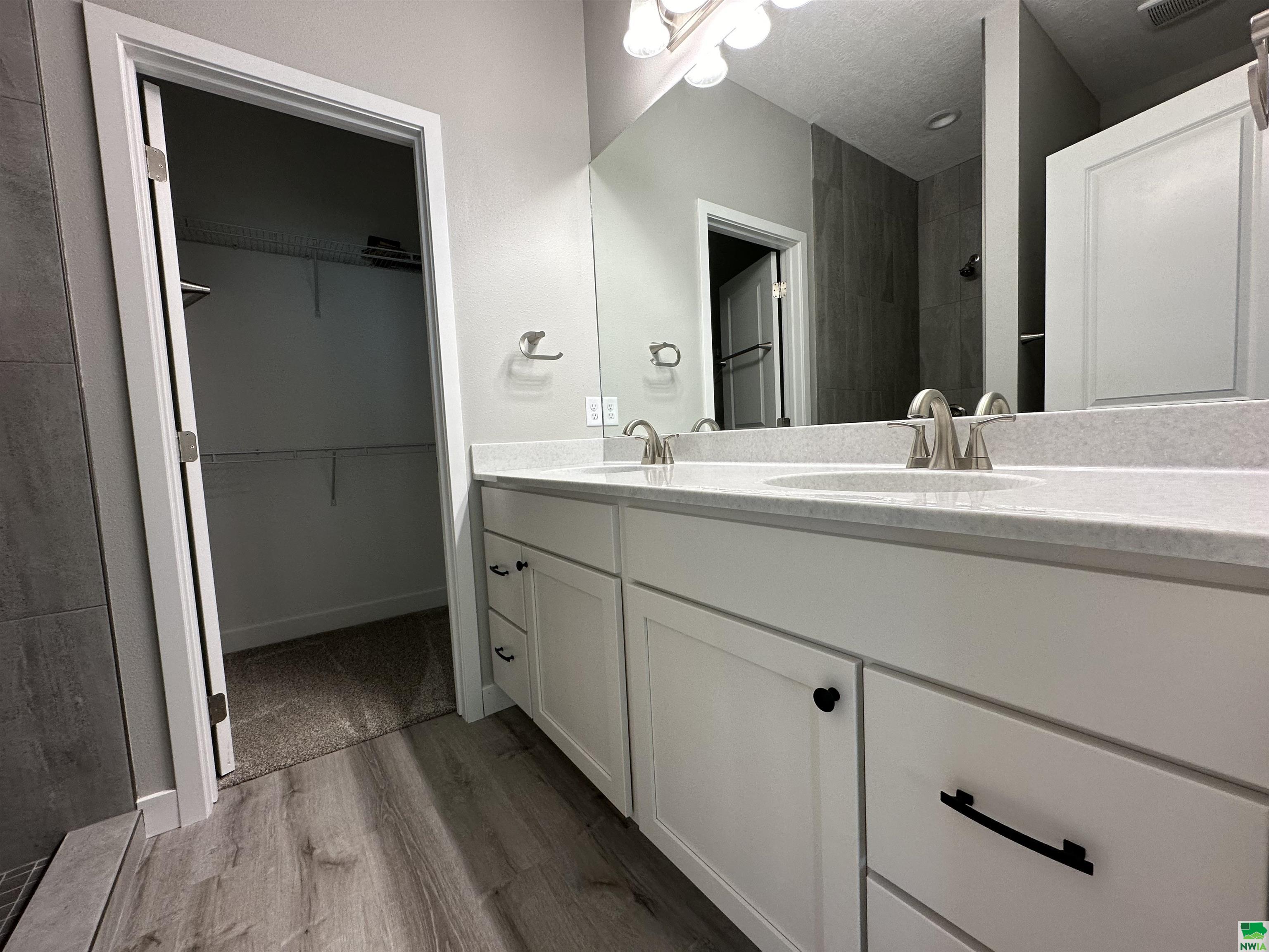 MLS #826073