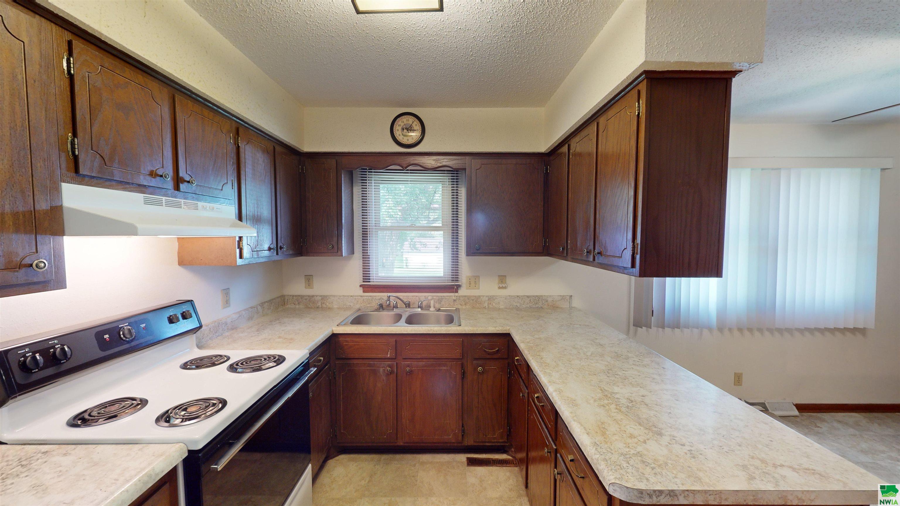 MLS #826079