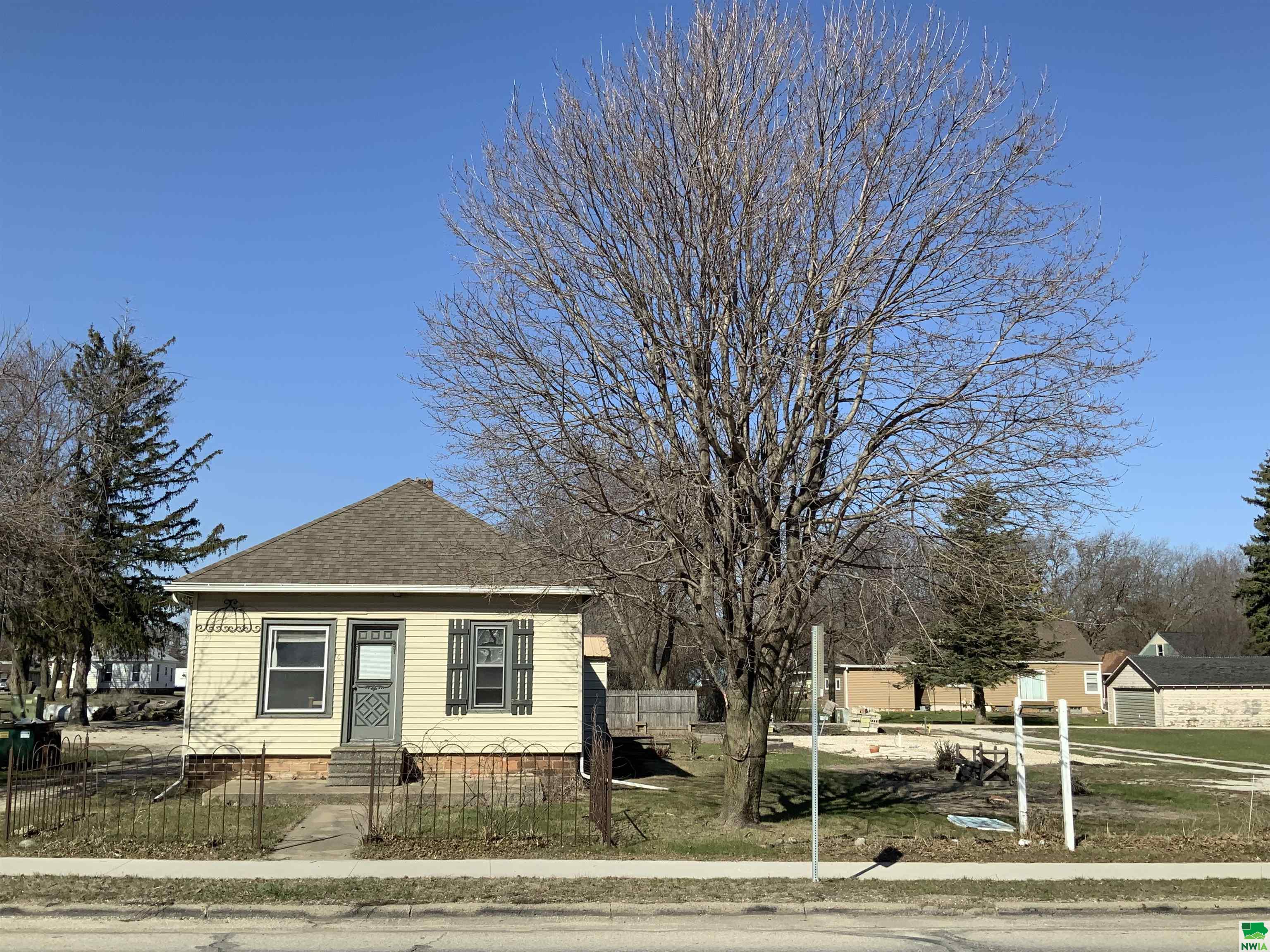 101 7th St. NW, Pocahontas, IA 50574 