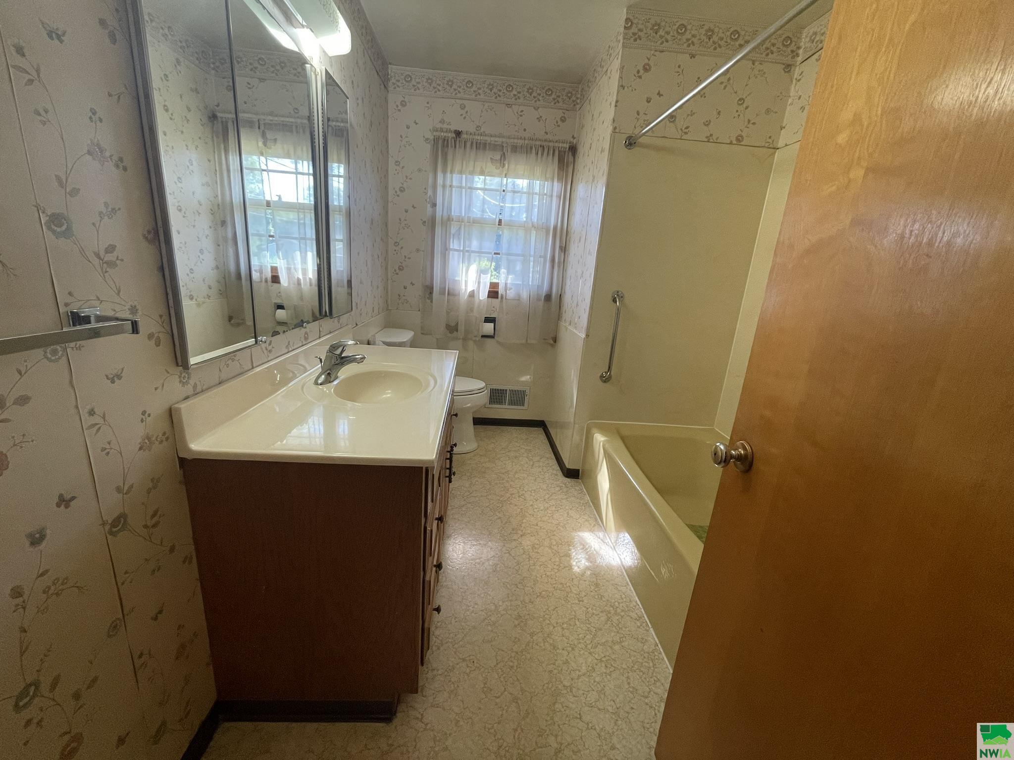 MLS #826104