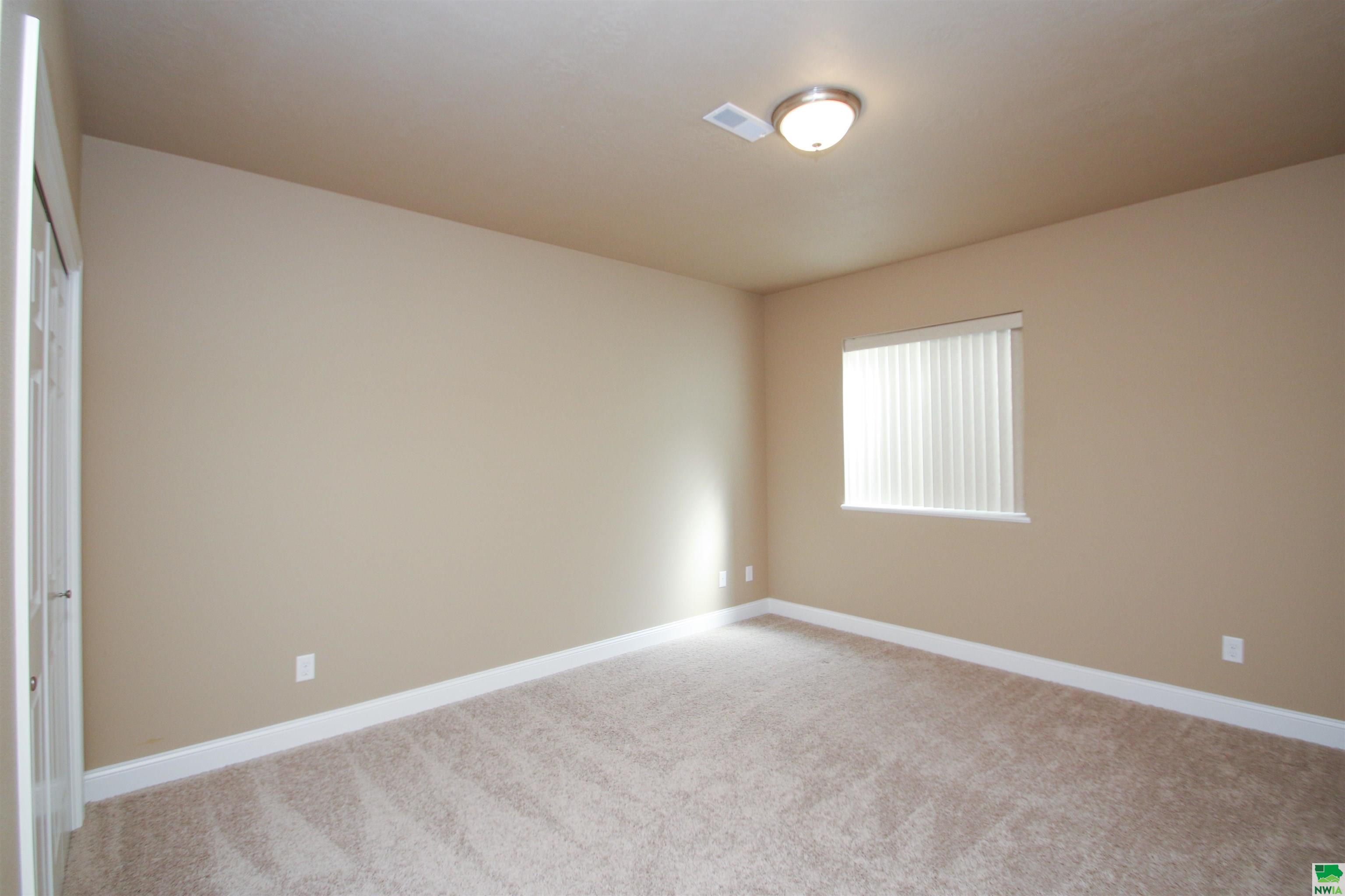 MLS #826132