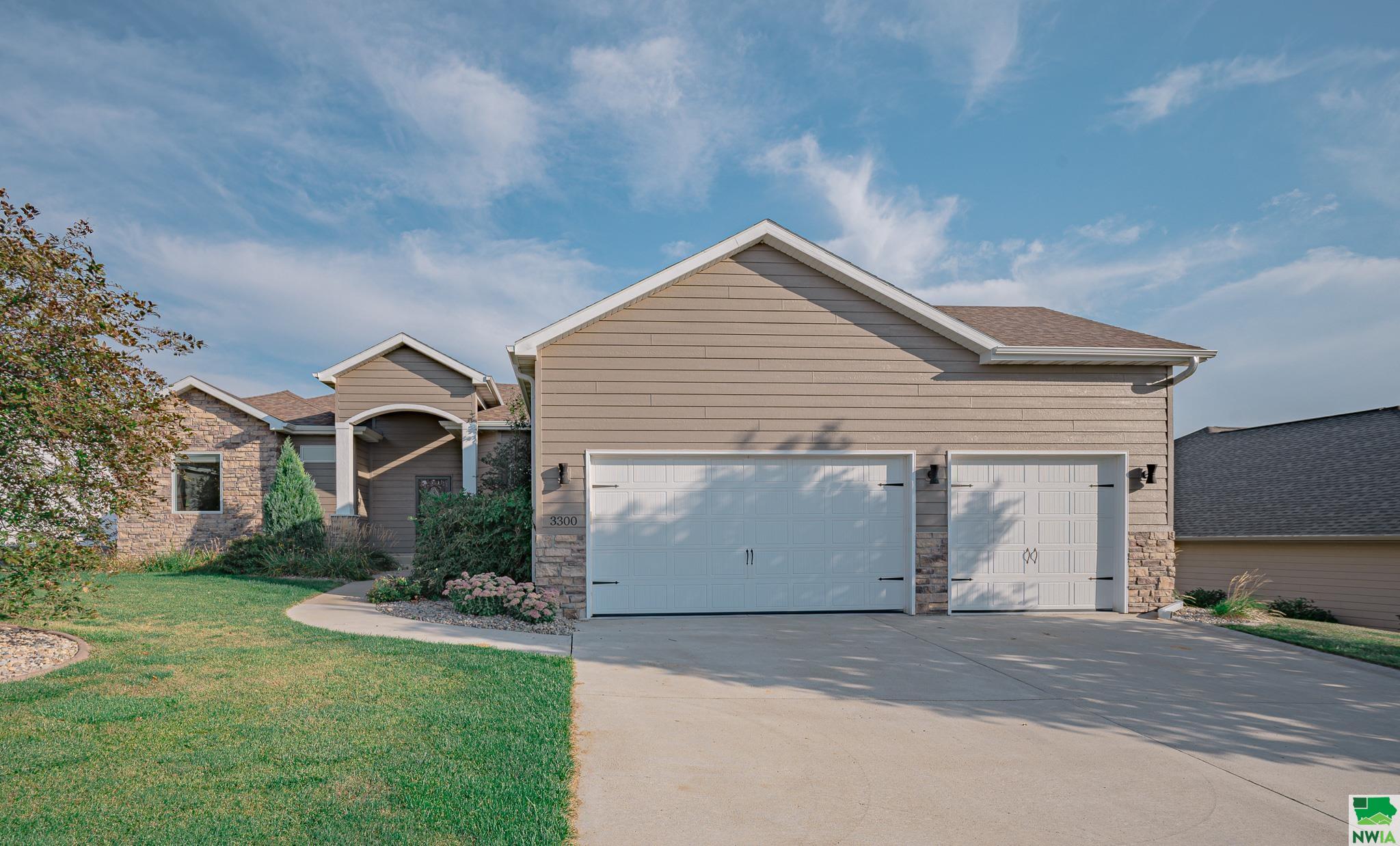 3300 Glen Ellen Rd, Sioux City, IA 51106 