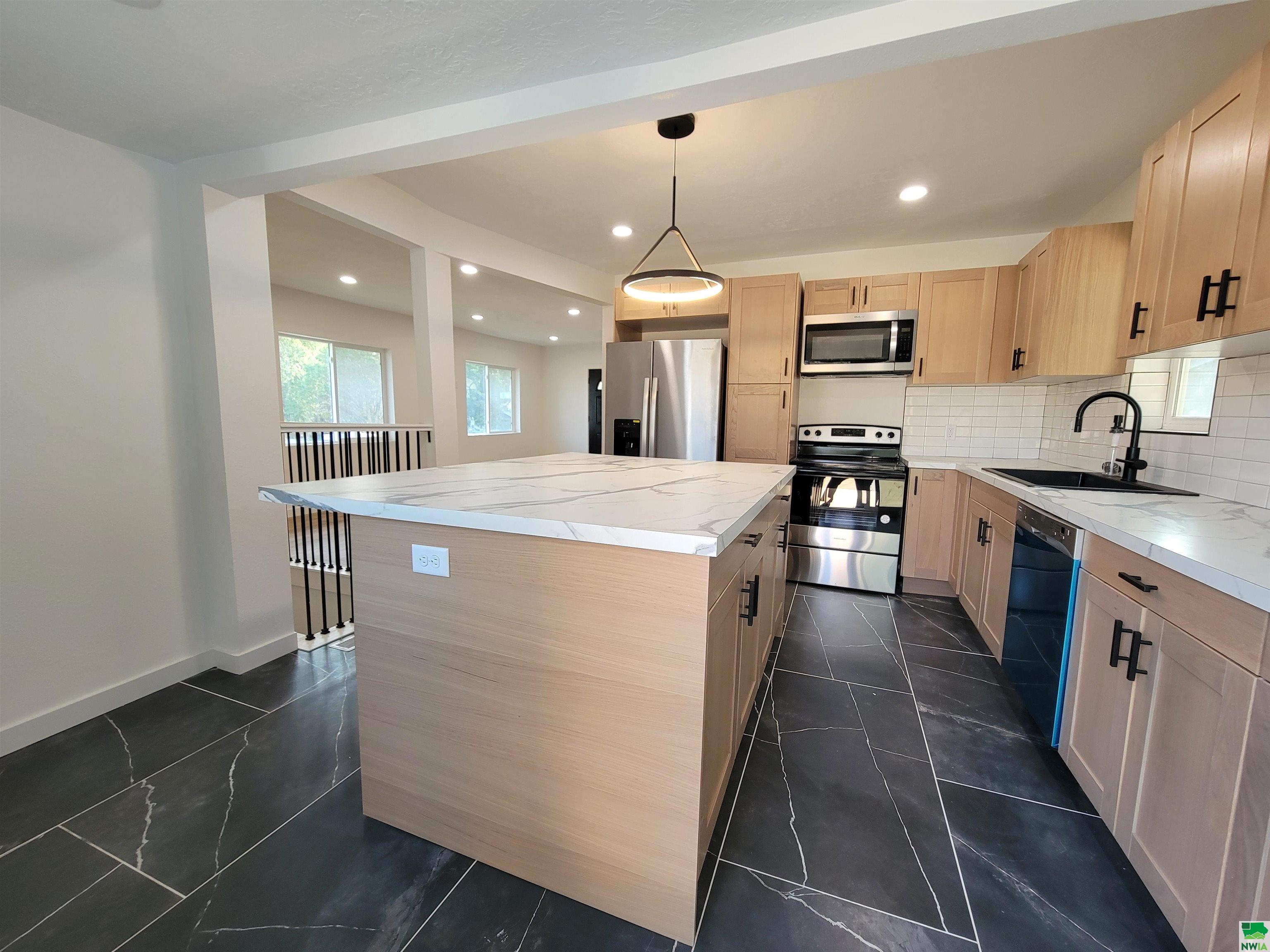 MLS #826244