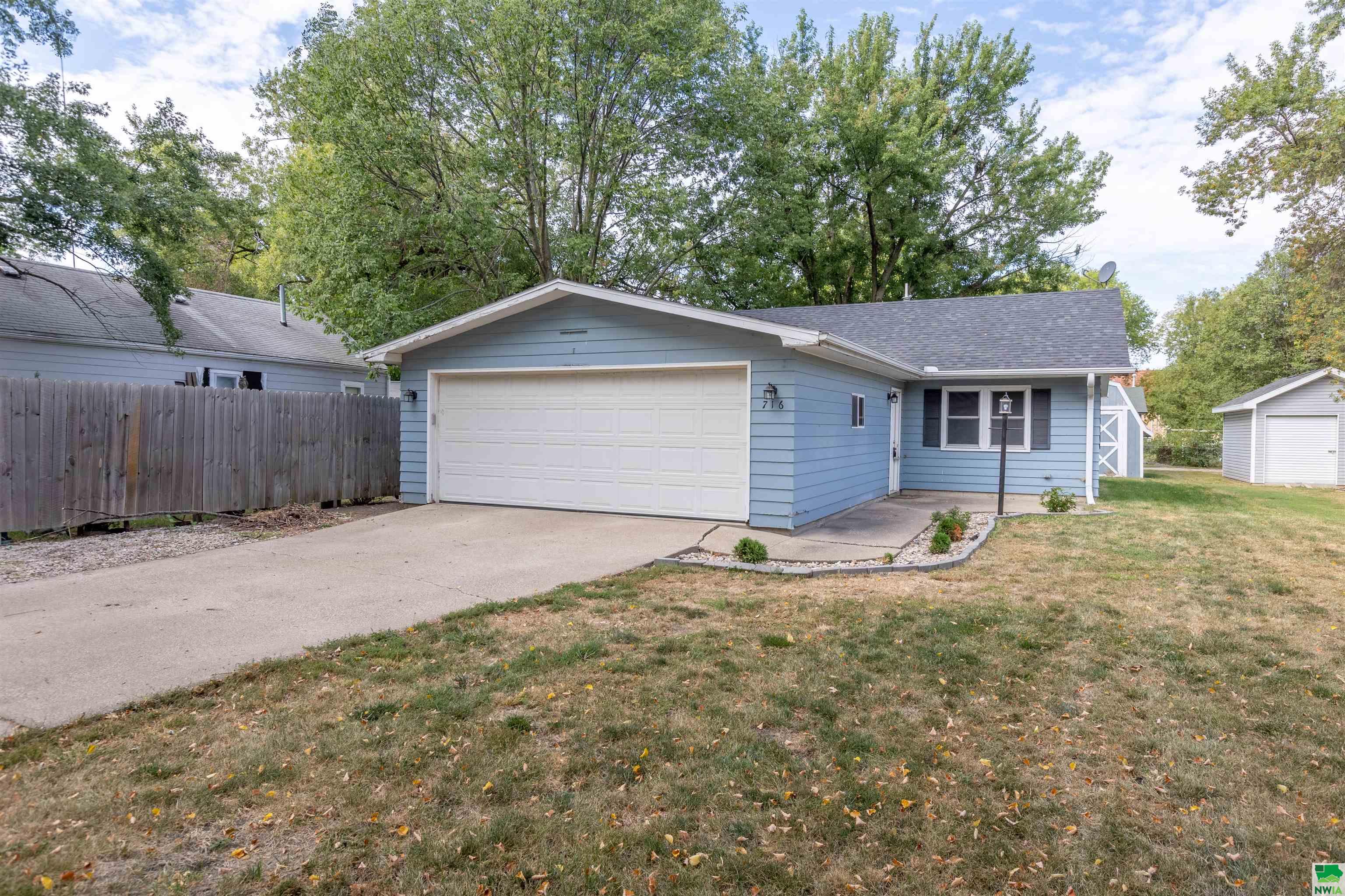 716 14th St, Onawa, IA 51040 