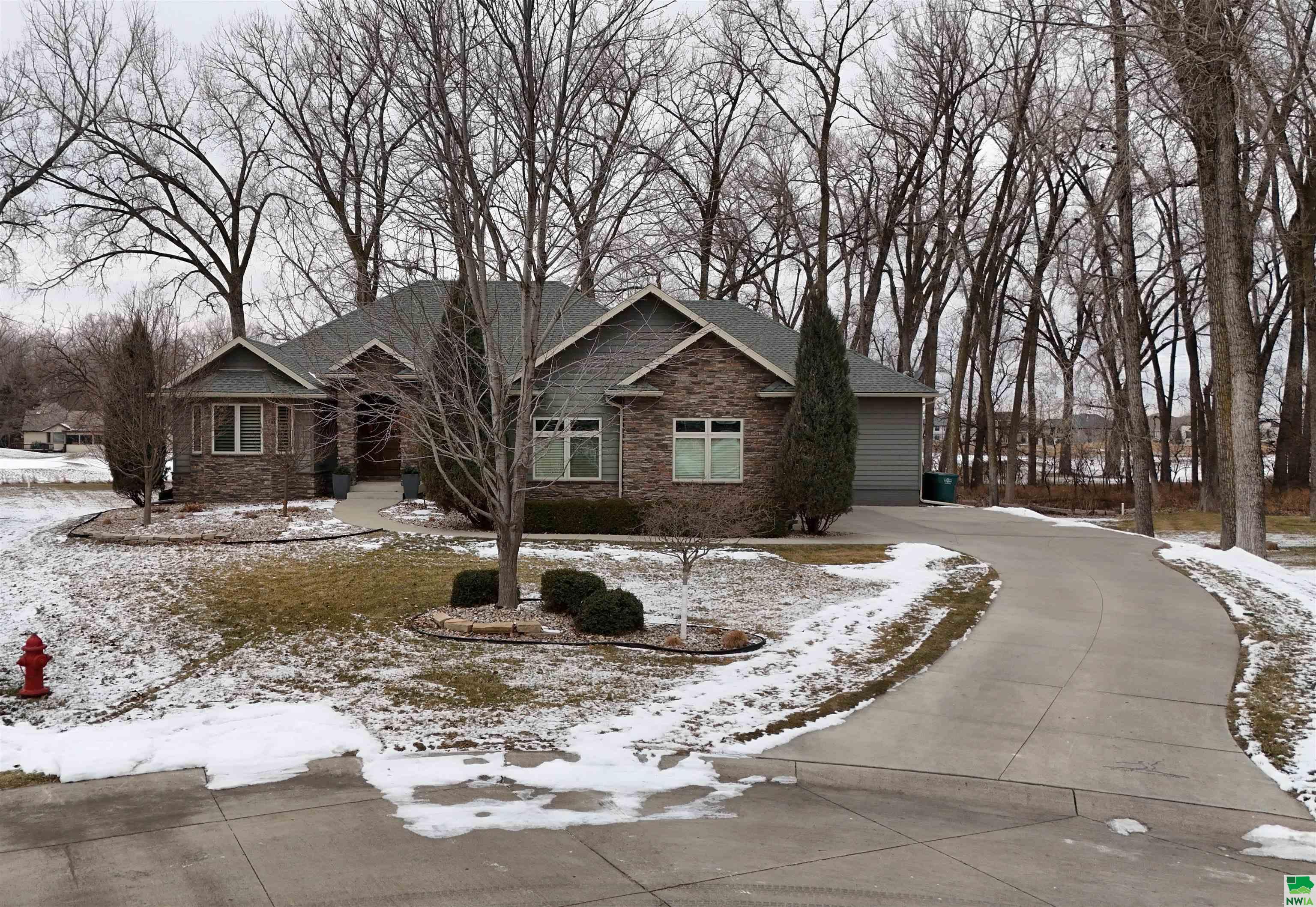 871 SAWGRASS TRAIL E, Dakota Dunes, SD 57049 