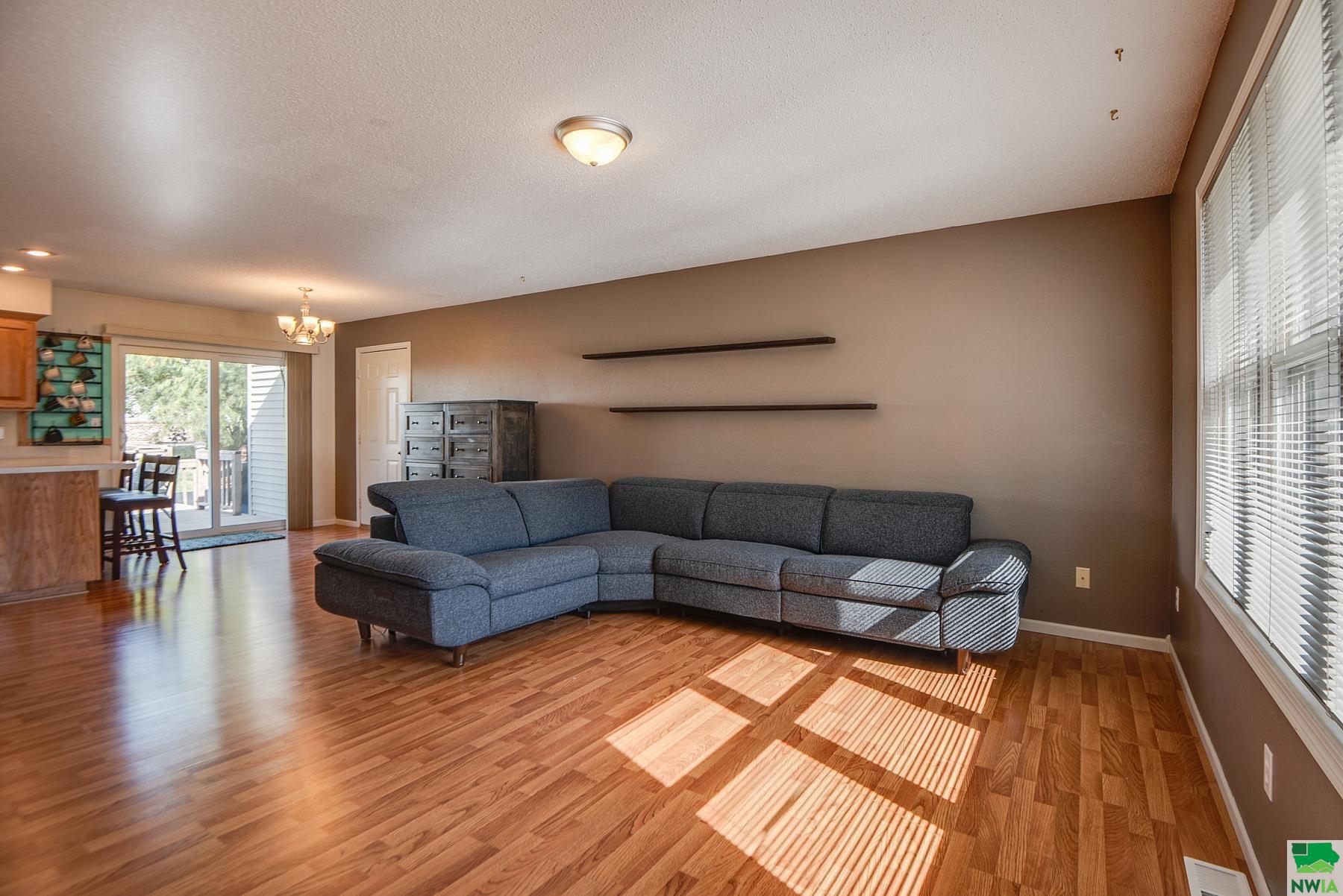 MLS #826533